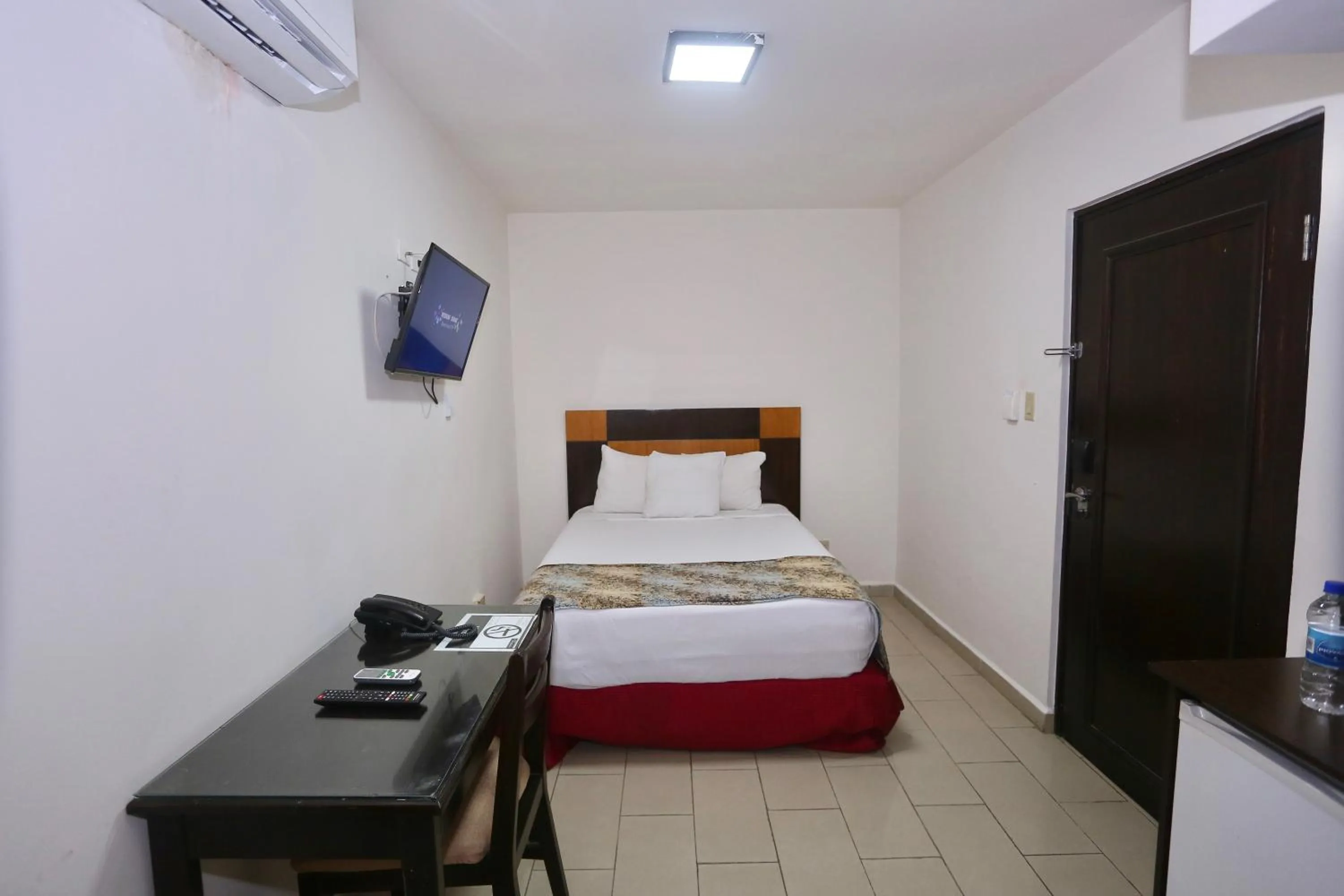 Bed in Metro Hotel Panama