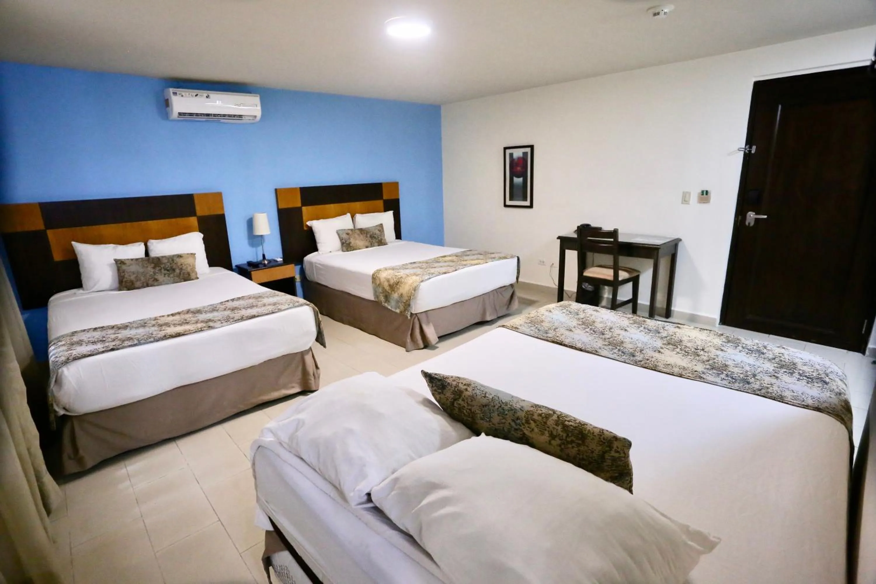 Bed in Metro Hotel Panama