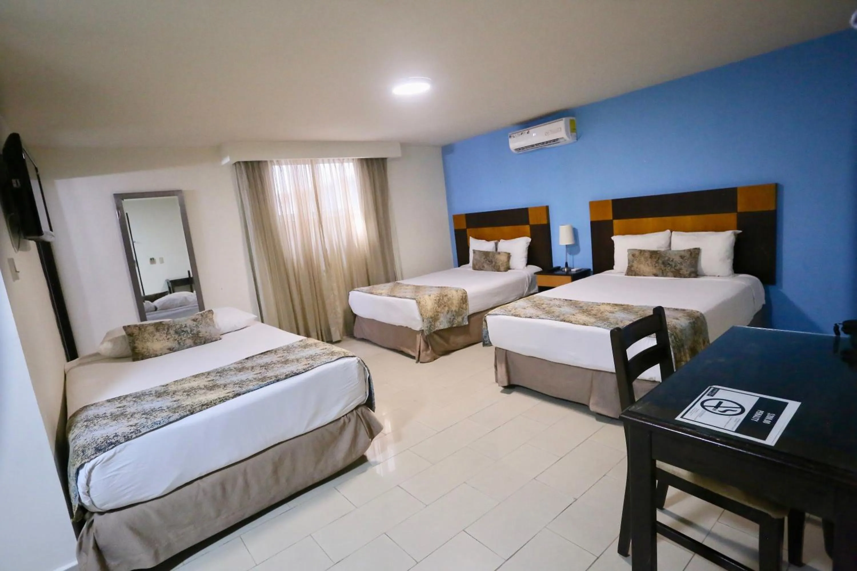 Bed in Metro Hotel Panama