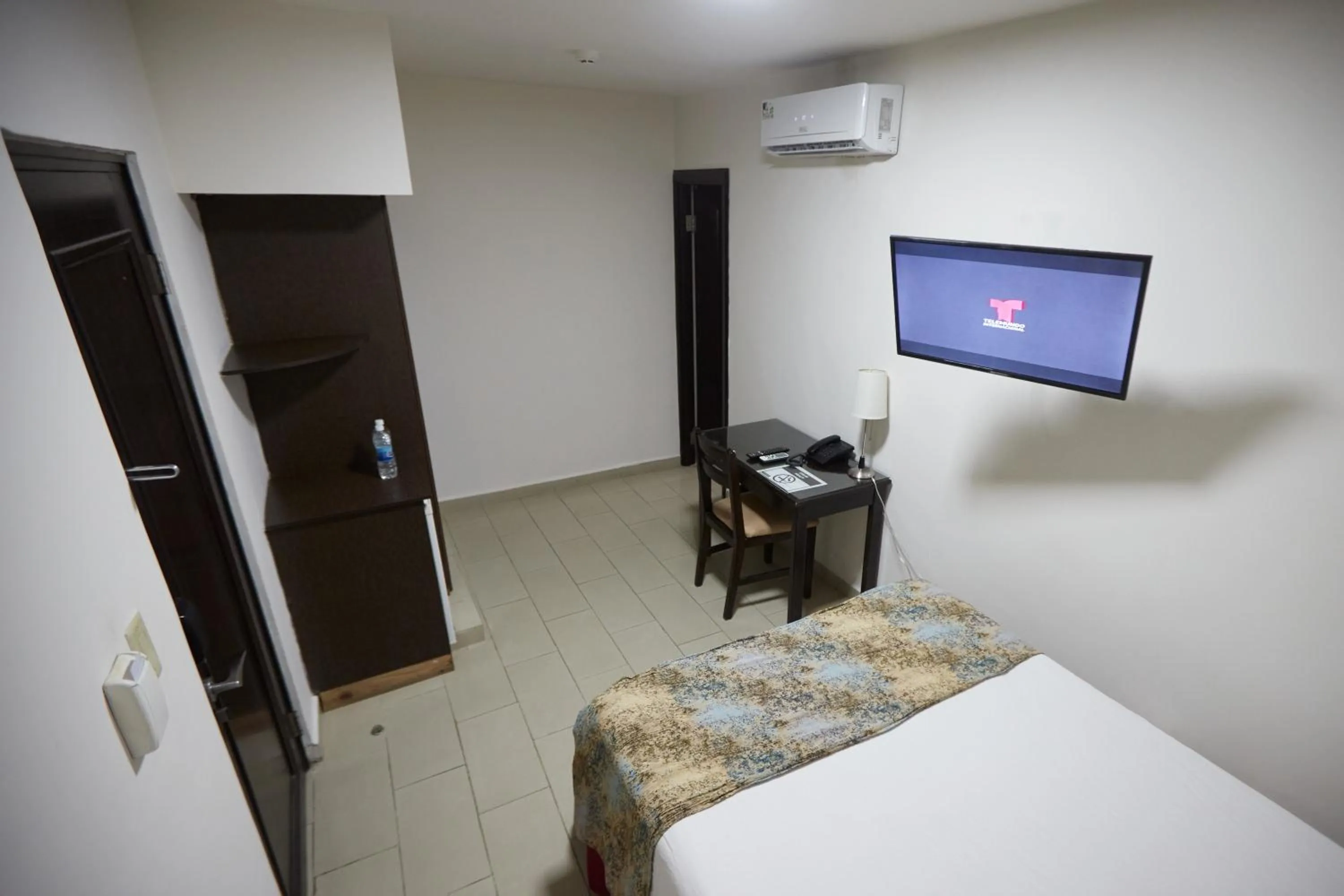 Bed in Metro Hotel Panama