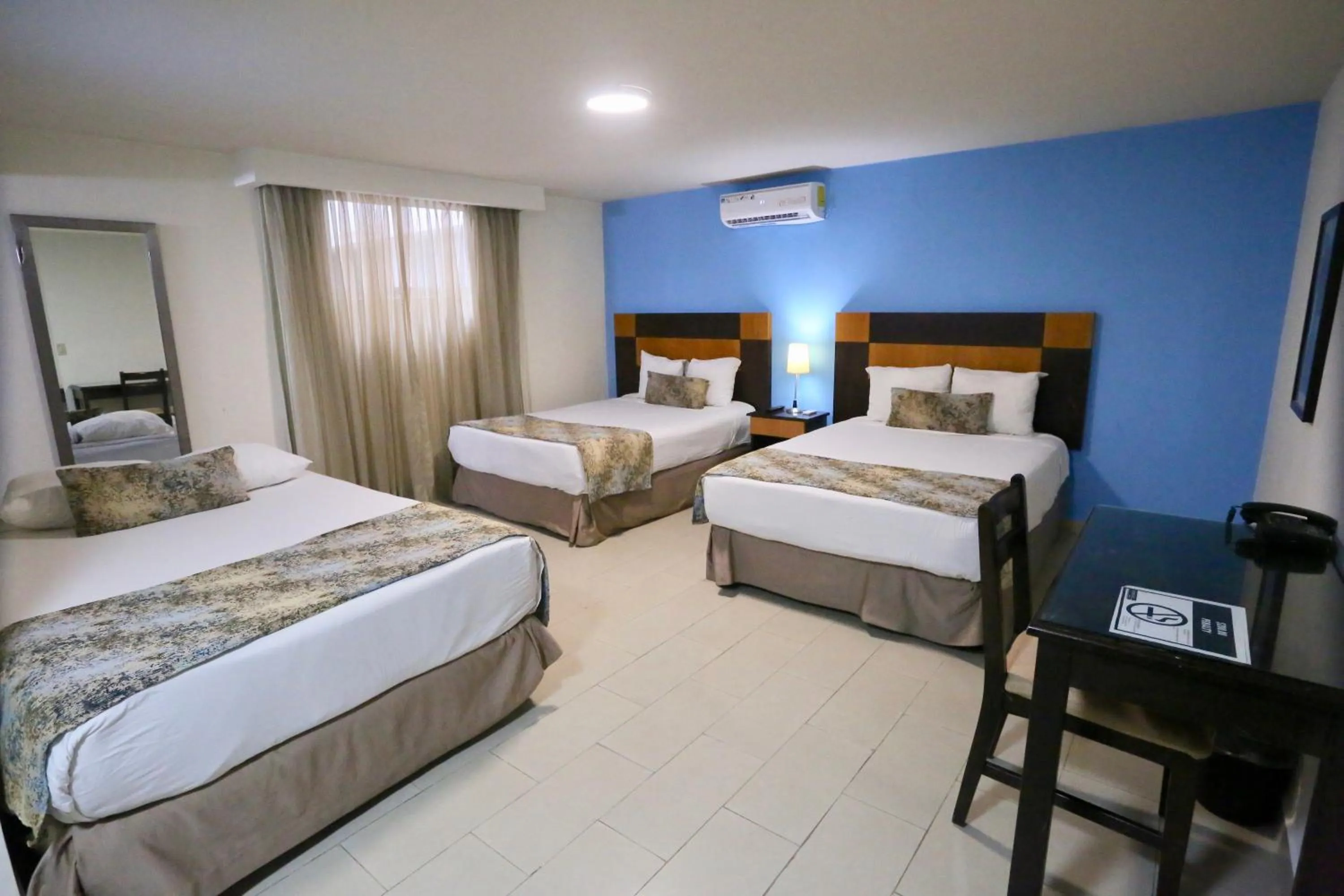 Bed in Metro Hotel Panama