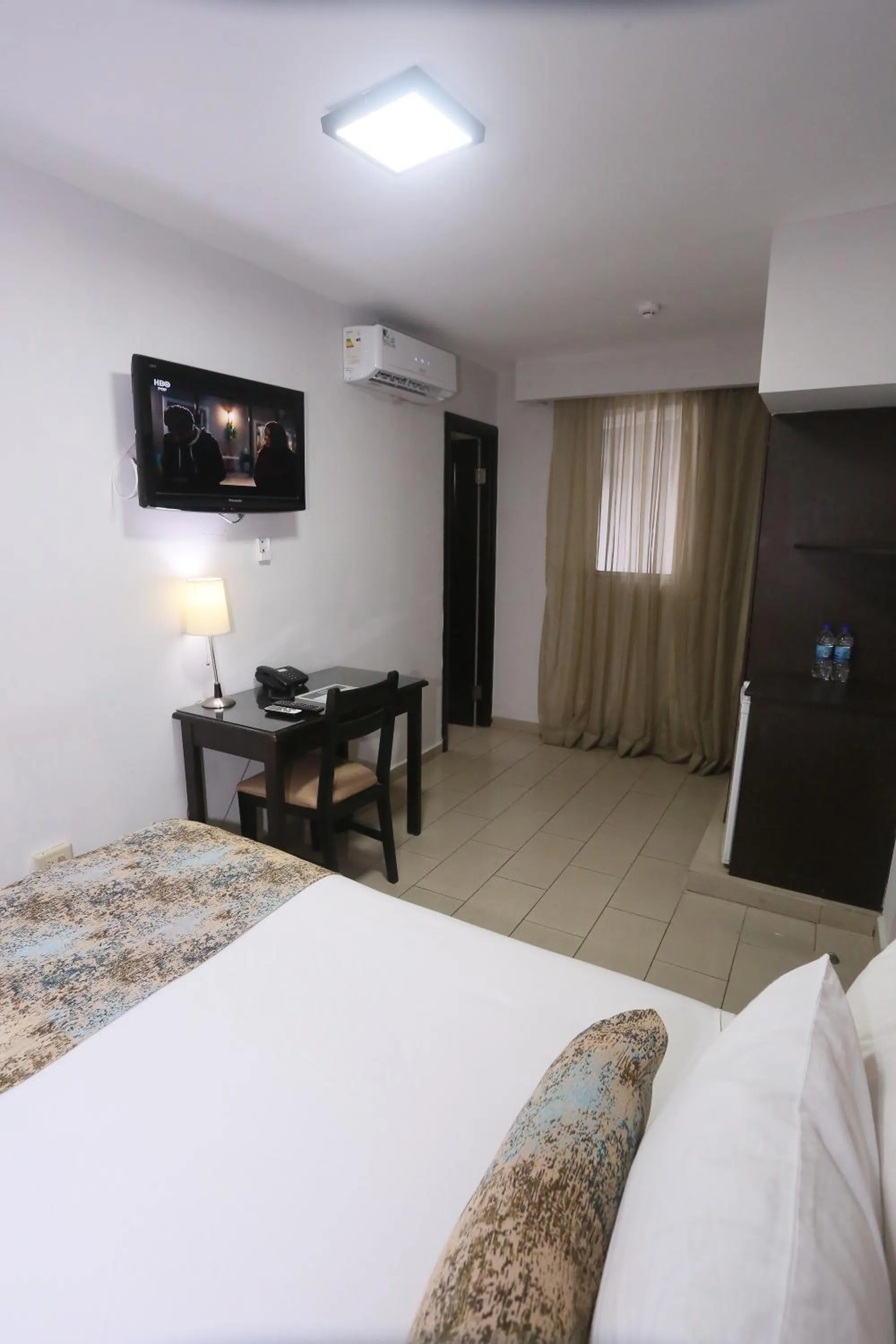 Bed in Metro Hotel Panama