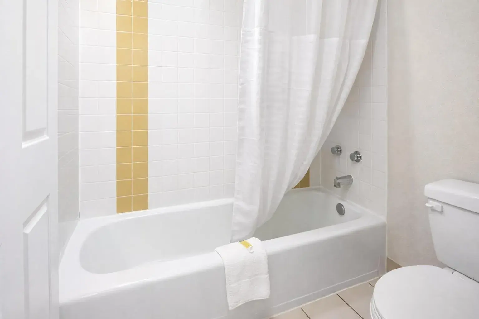 Shower in Days Inn by Wyndham Amherst Shower in Days Inn by Wyndham Amherst