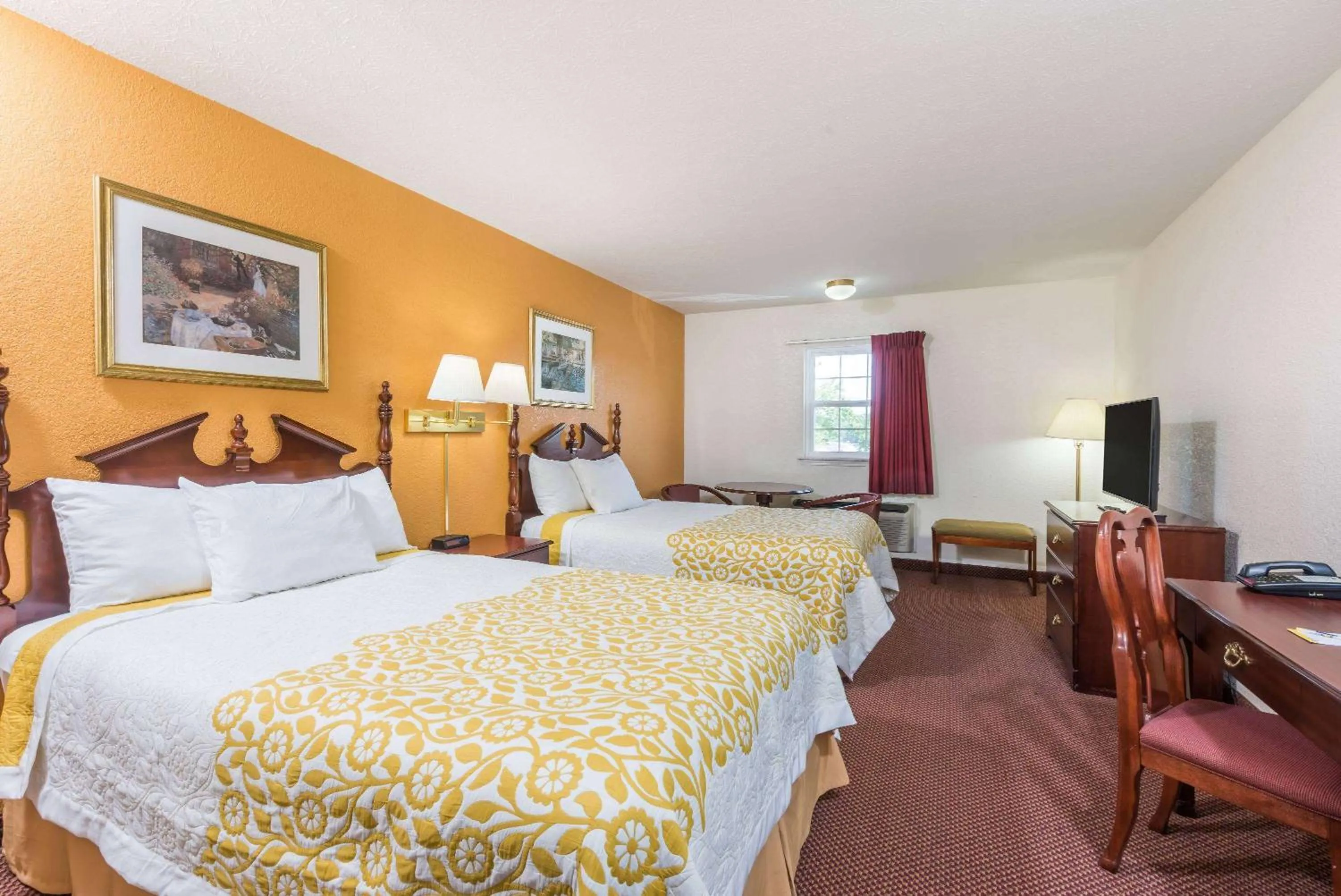 Photo of the whole room, Bed in Days Inn by Wyndham Amherst