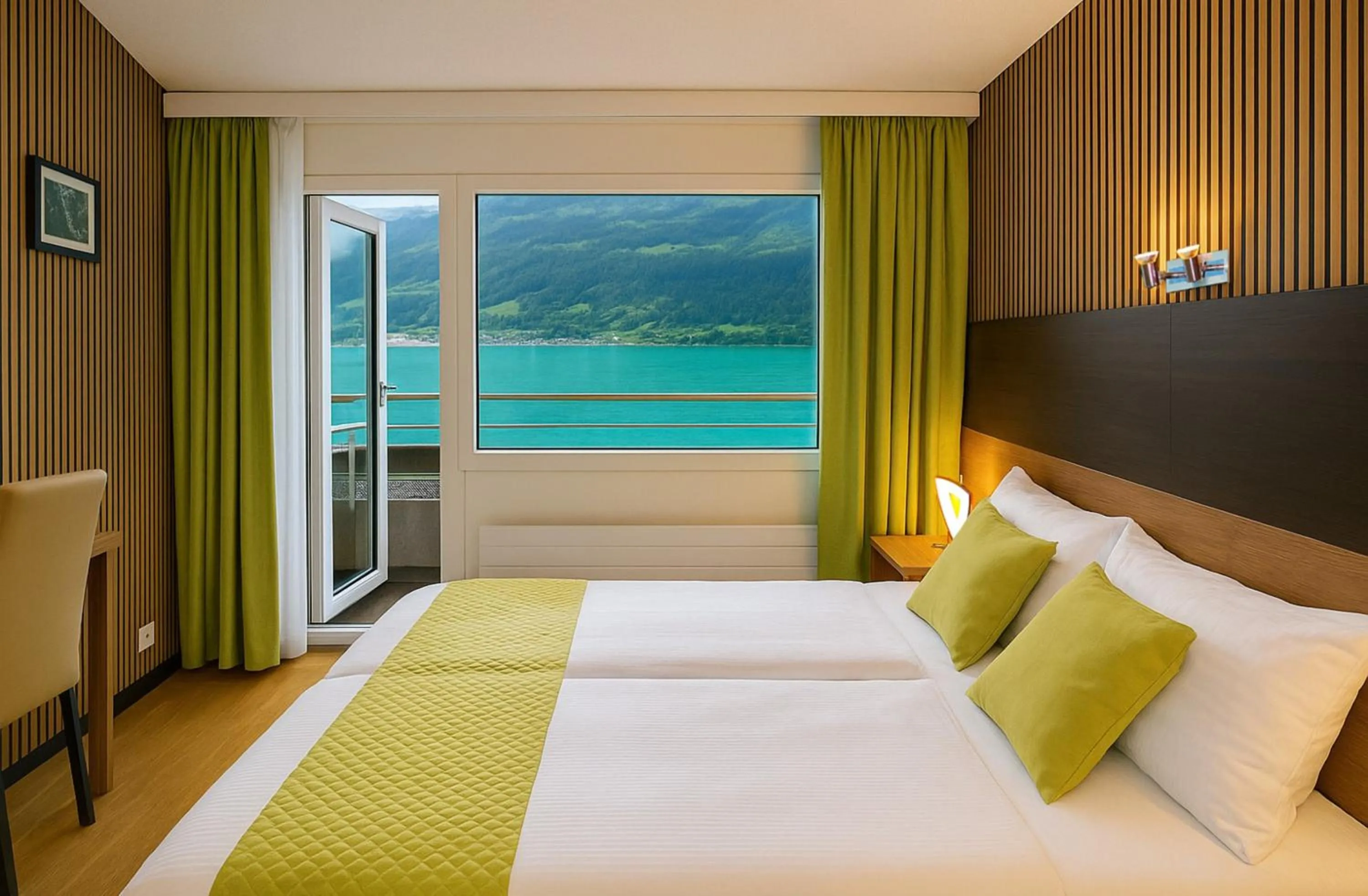 Photo of the whole room, Bed in Hotel Lakeview bei Interlaken
