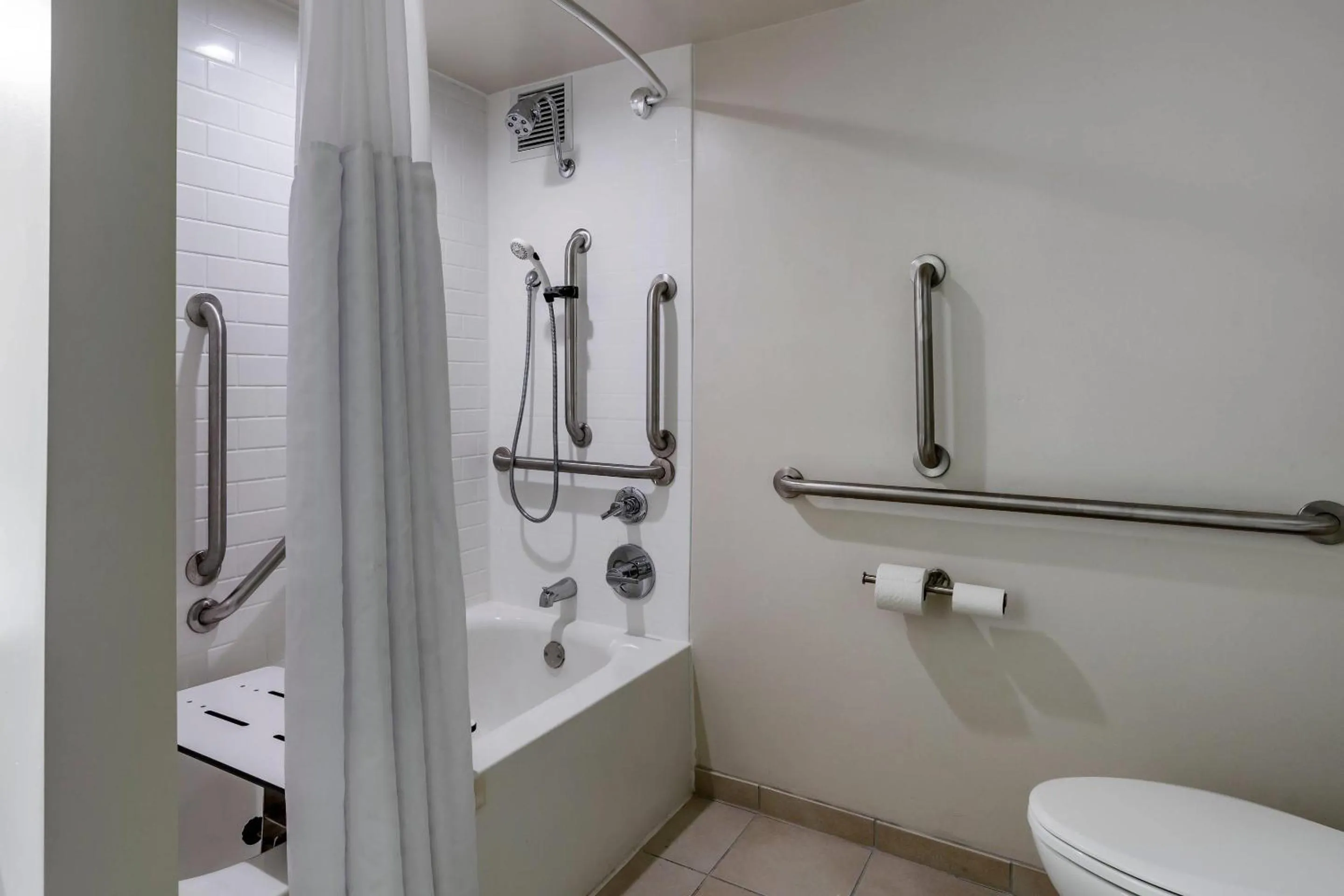 Bedroom in Quality Inn Lexington -Horse Park