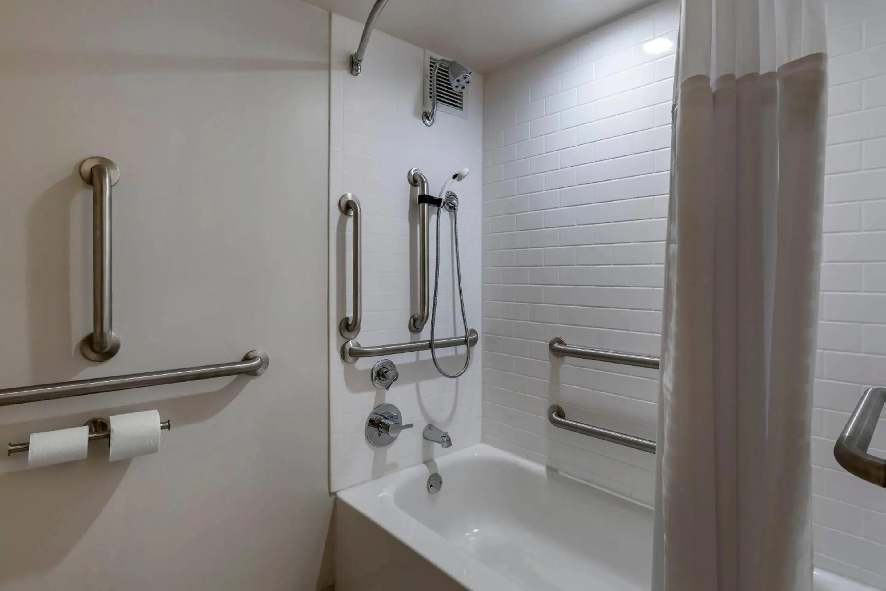 Bedroom in Quality Inn Lexington -Horse Park Bedroom in Quality Inn Lexington -Horse Park