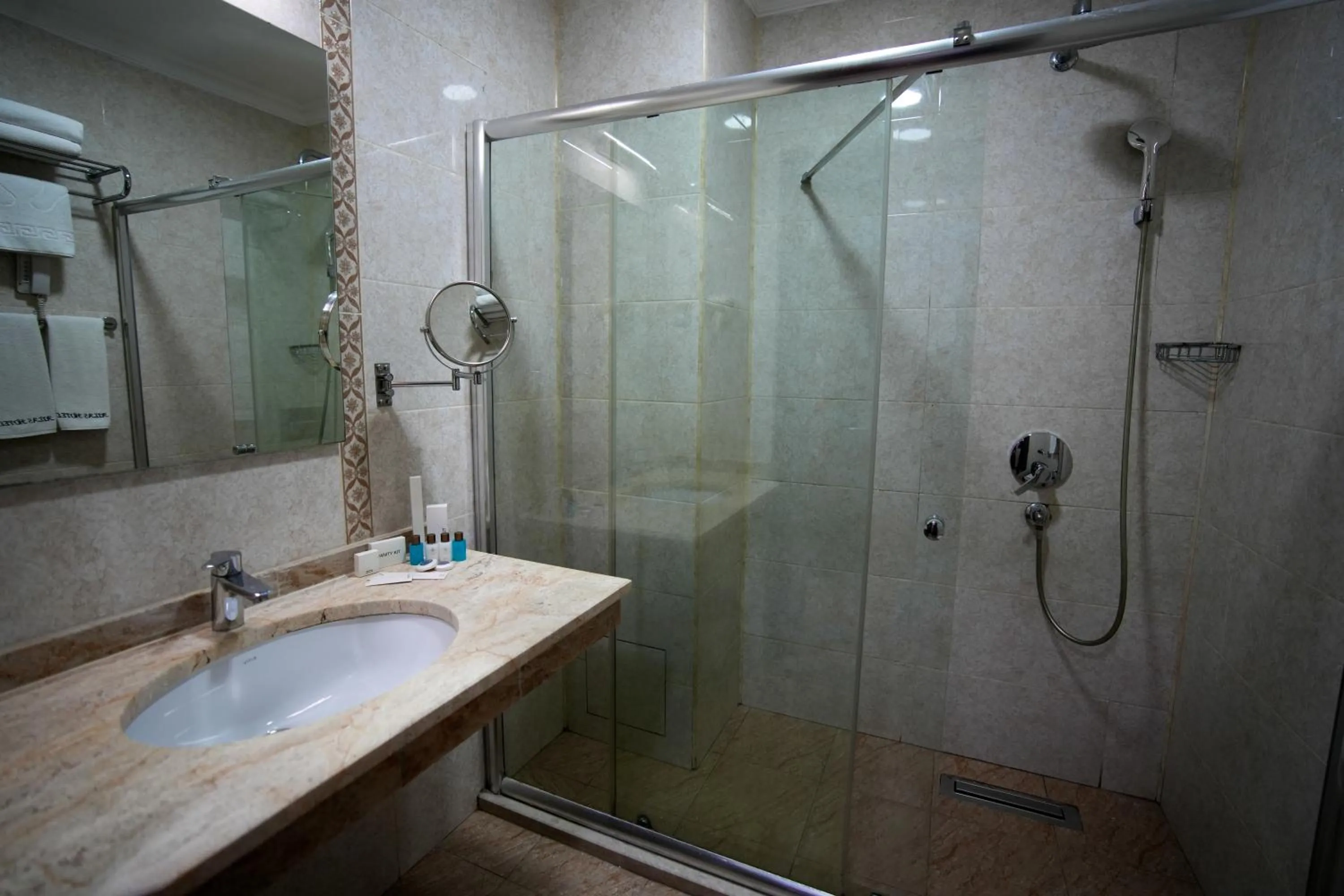 Shower in Atlas Hotel Baku