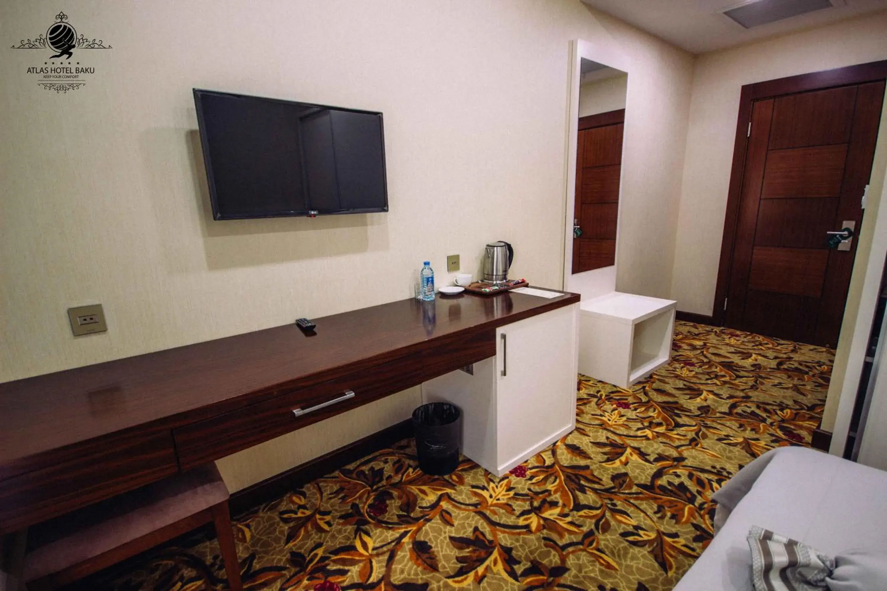 Coffee/tea facilities, Bed in Atlas Hotel Baku Coffee/tea facilities, Bed in Atlas Hotel Baku