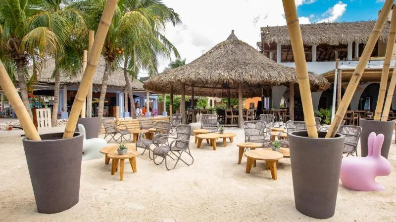 Restaurant/places to eat in Blue Bay Lodges