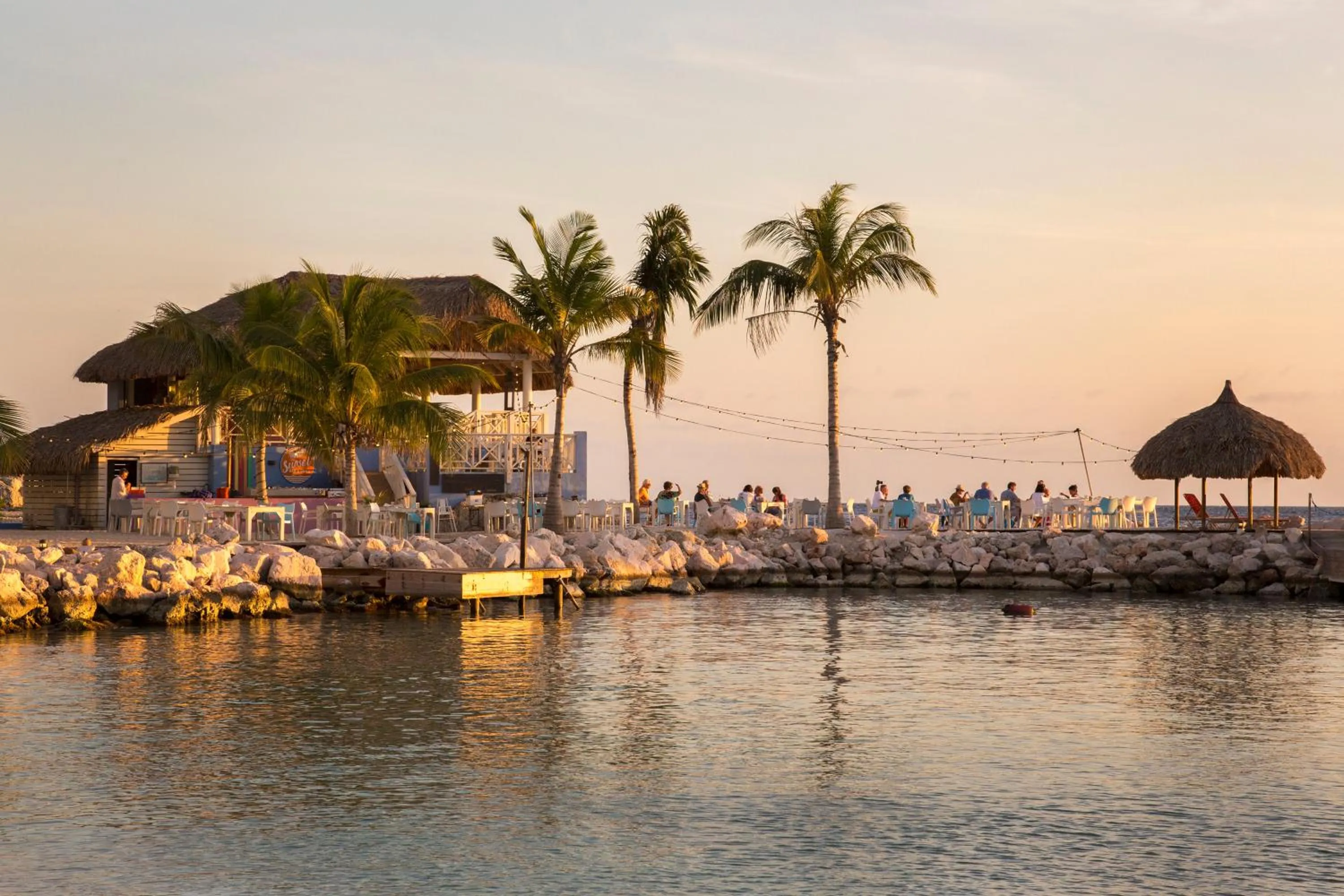 Restaurant/places to eat in Blue Bay Lodges