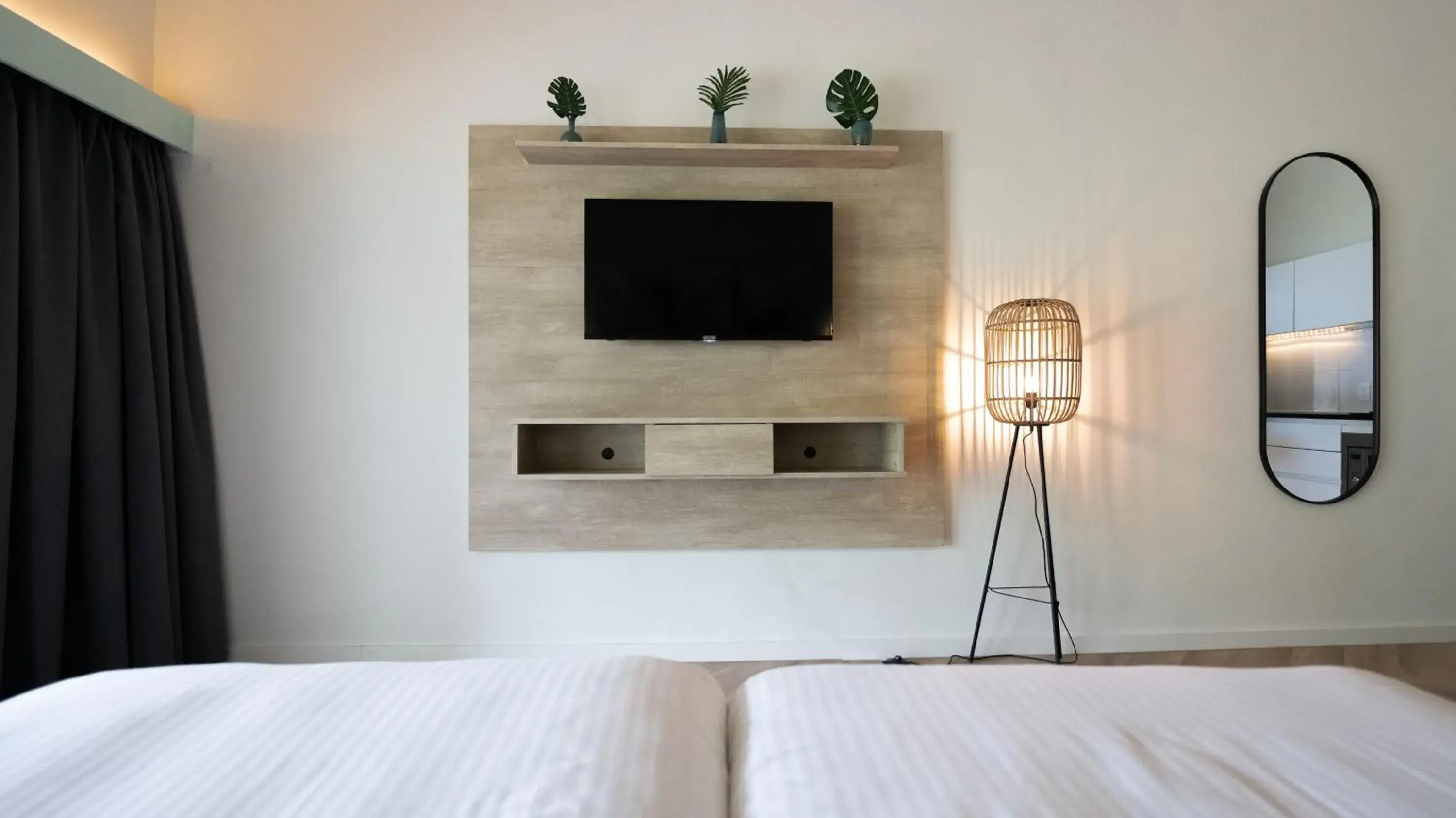 TV and multimedia, Bed in Blue Bay Lodges TV and multimedia, Bed in Blue Bay Lodges