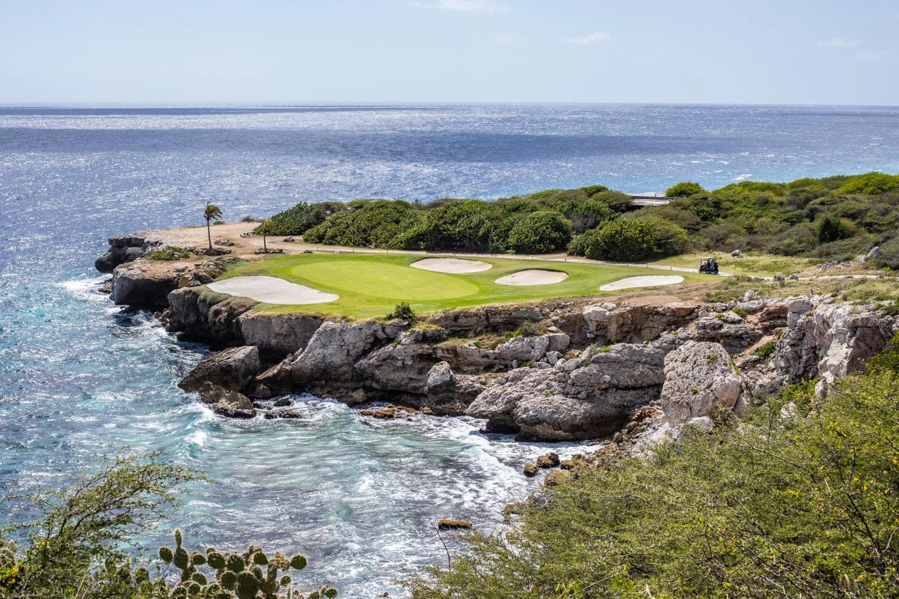 Golfcourse in Blue Bay Lodges
