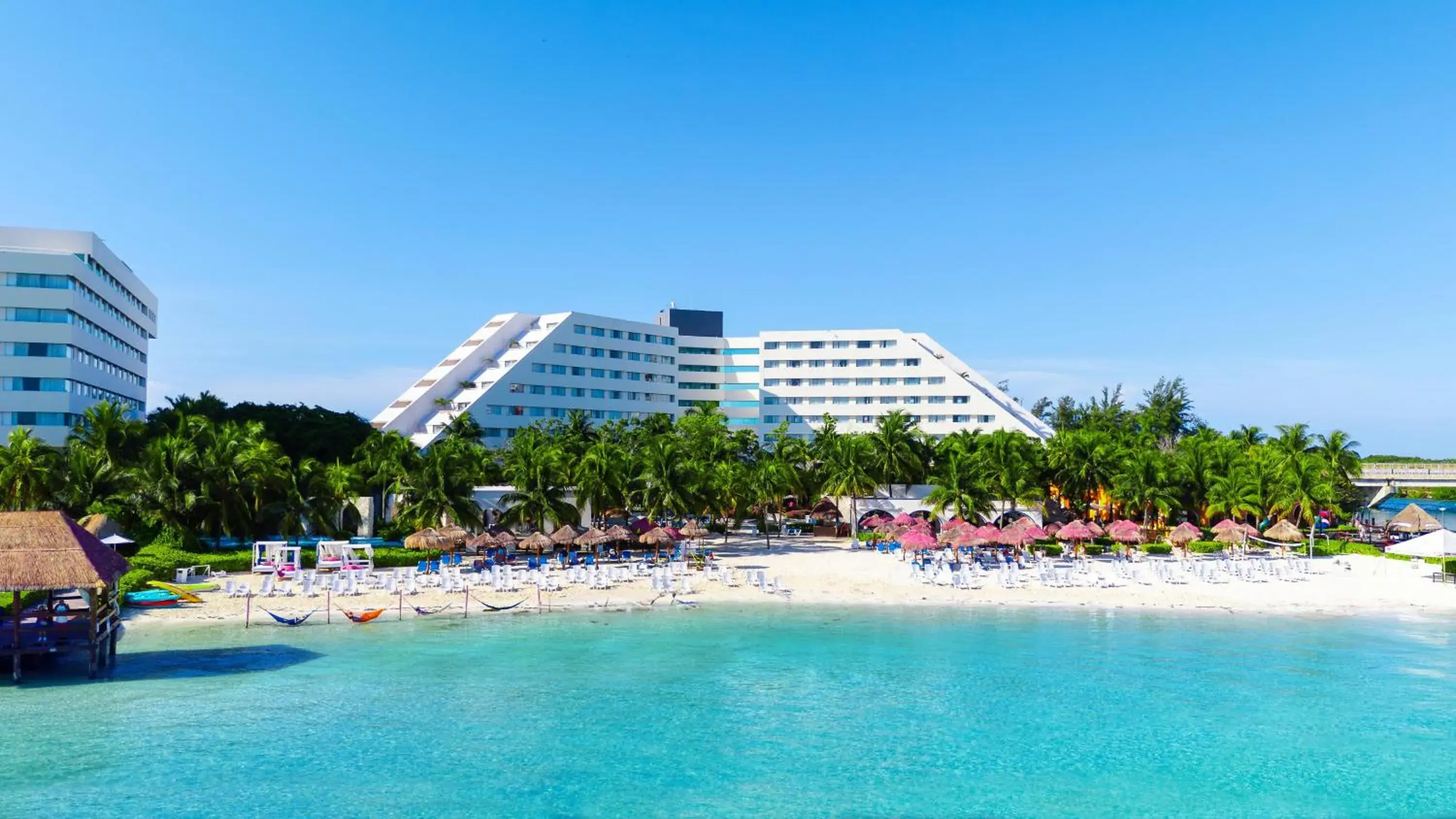 Bird's eye view in Oasis Palm - All Inclusive Bird's eye view in Oasis Palm - All Inclusive