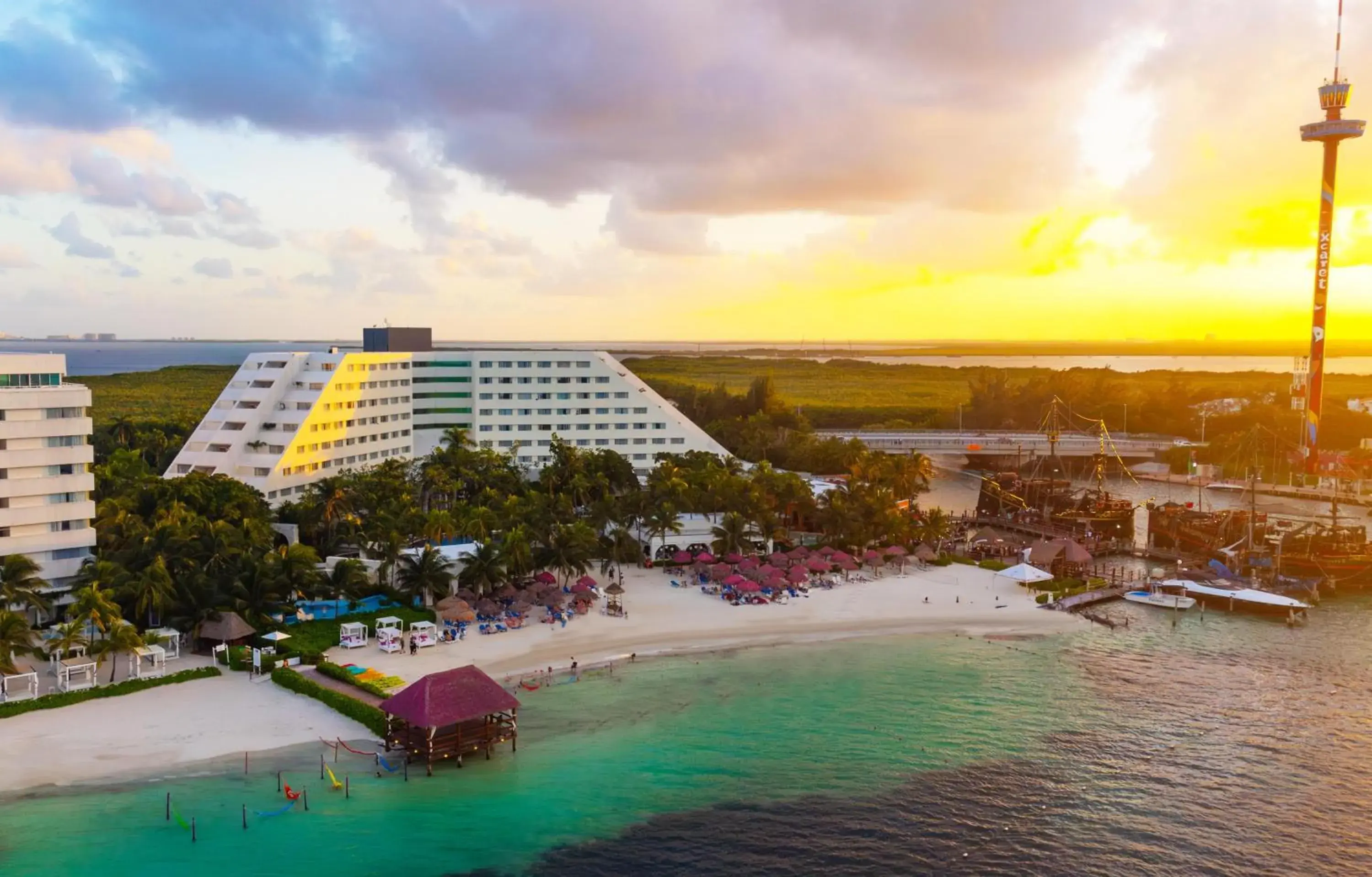 Bird's eye view in Oasis Palm - All Inclusive Bird's eye view in Oasis Palm - All Inclusive