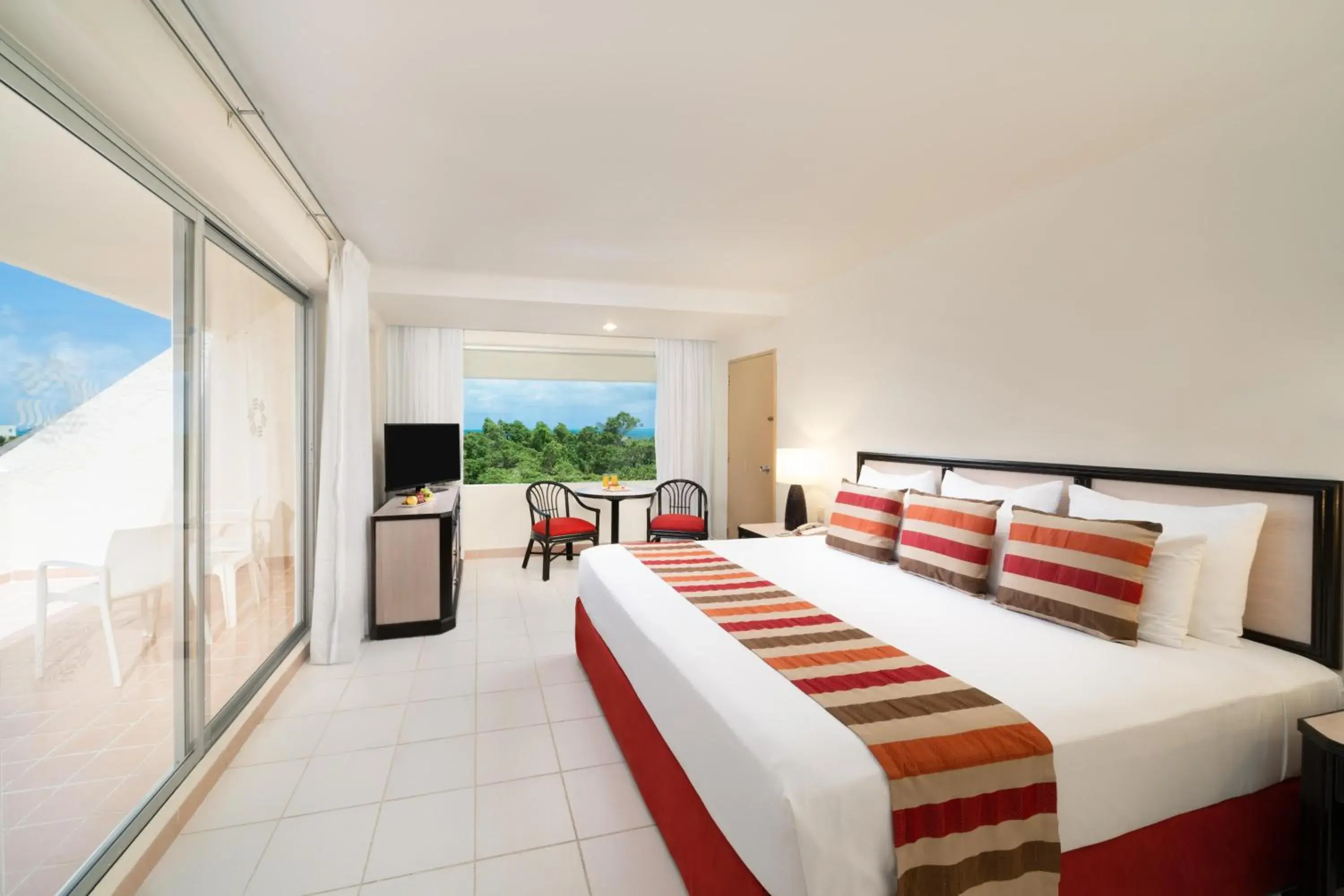 Photo of the whole room, Bed in Oasis Palm - All Inclusive Photo of the whole room, Bed in Oasis Palm - All Inclusive
