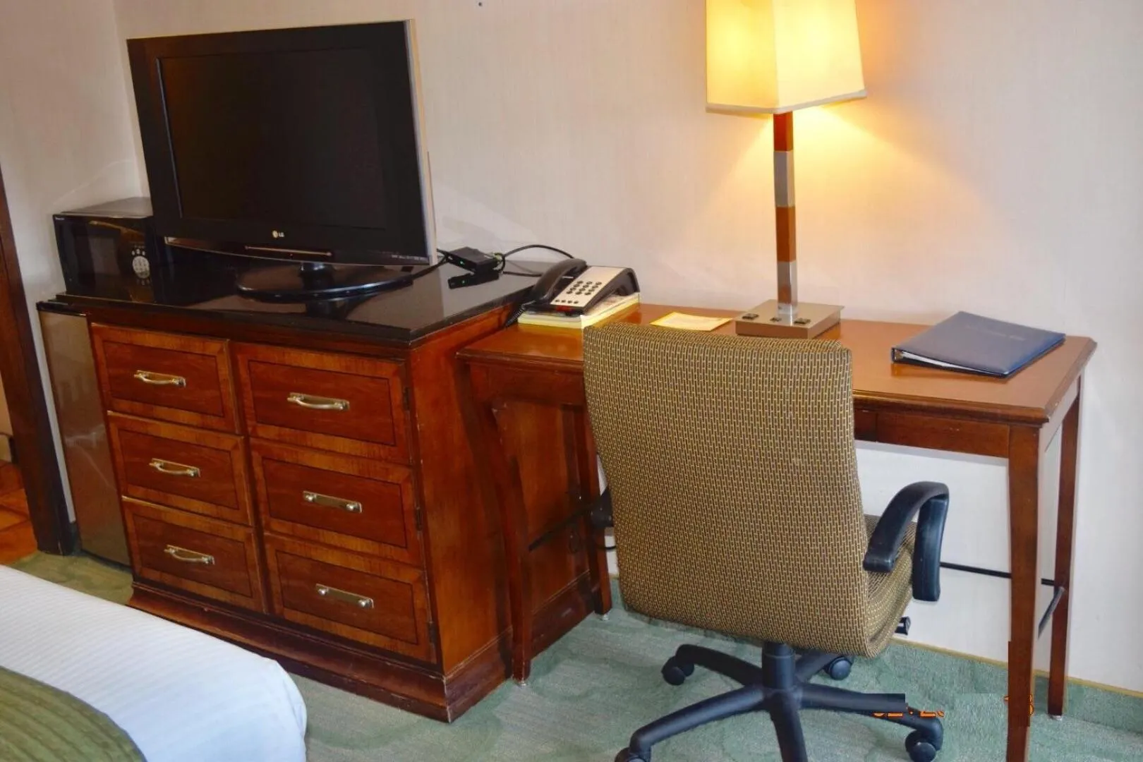 King Room in Eldorado Inn