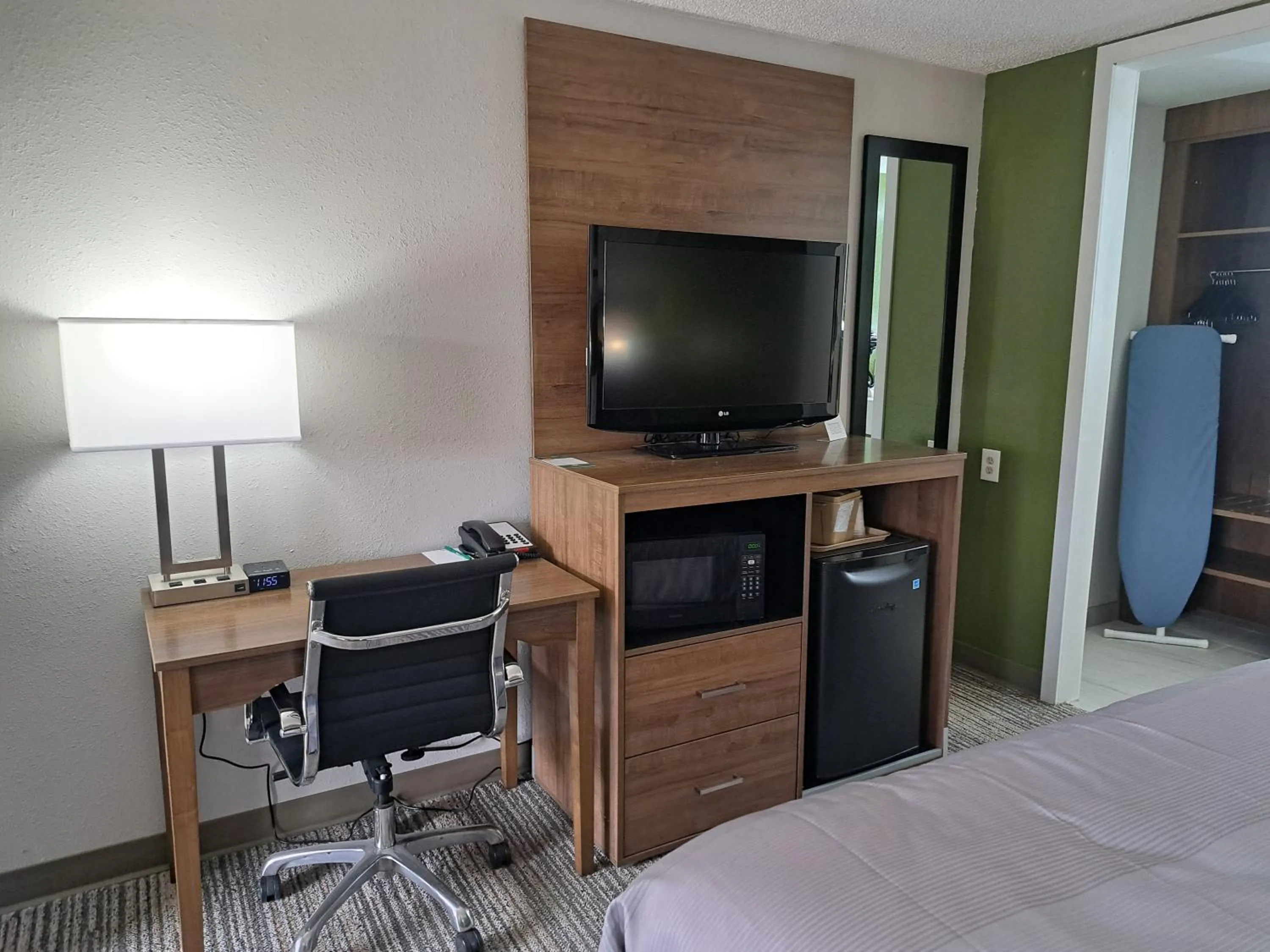 TV and multimedia, Bed in Quality Inn