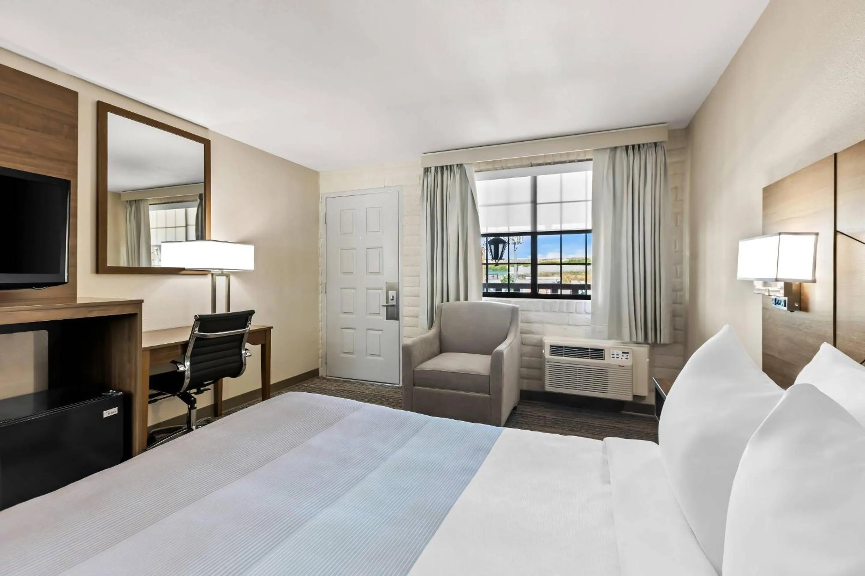 Bedroom, Bed in Quality Inn