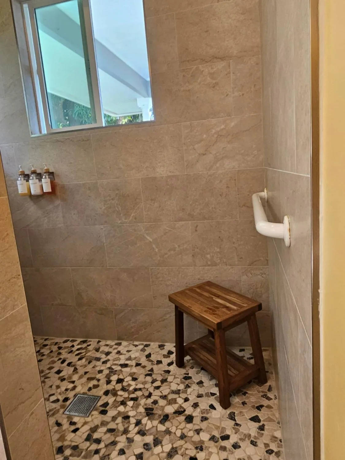 Shower in Ka'awa Loa Plantation