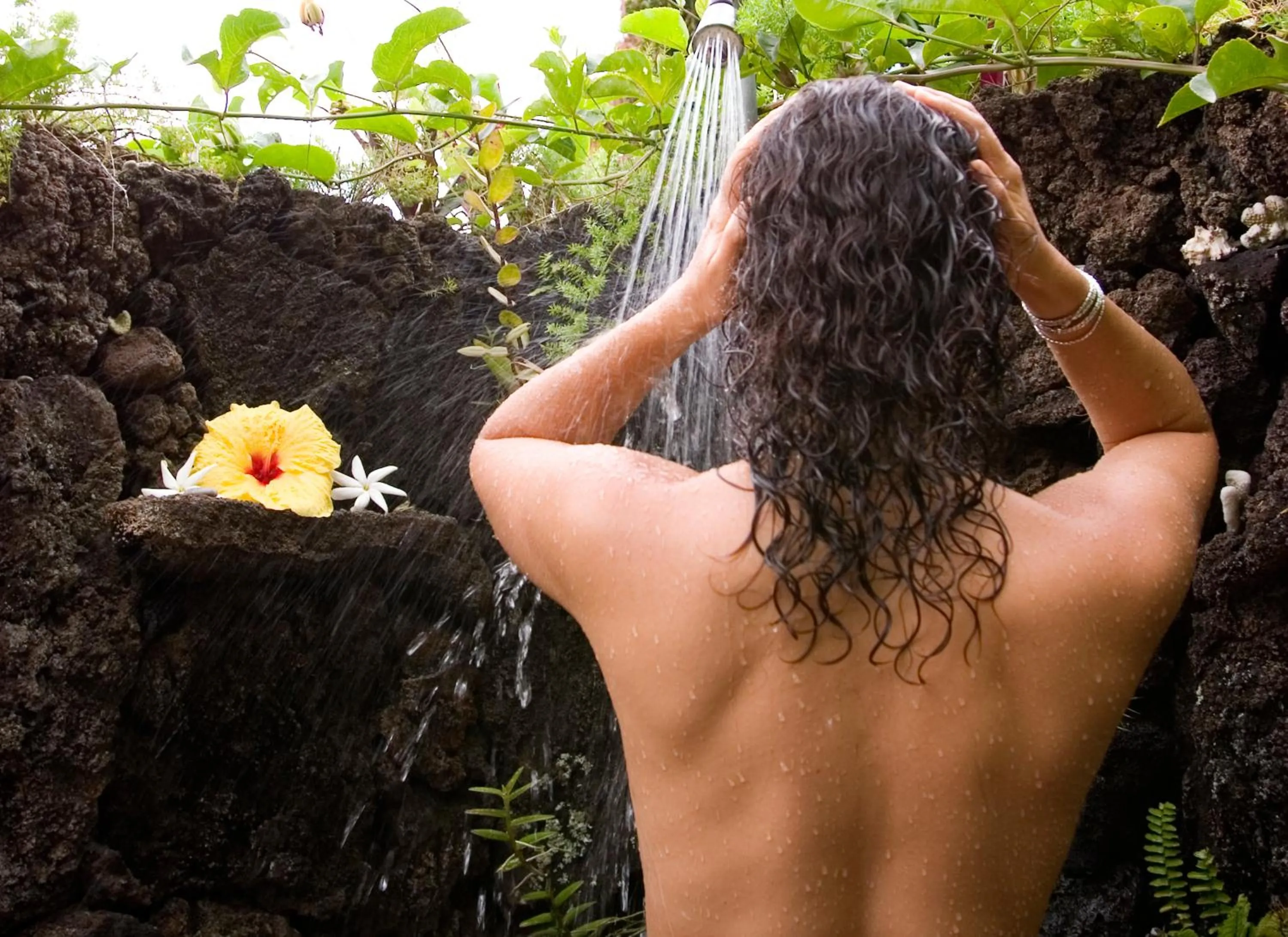 Shower in Ka'awa Loa Plantation