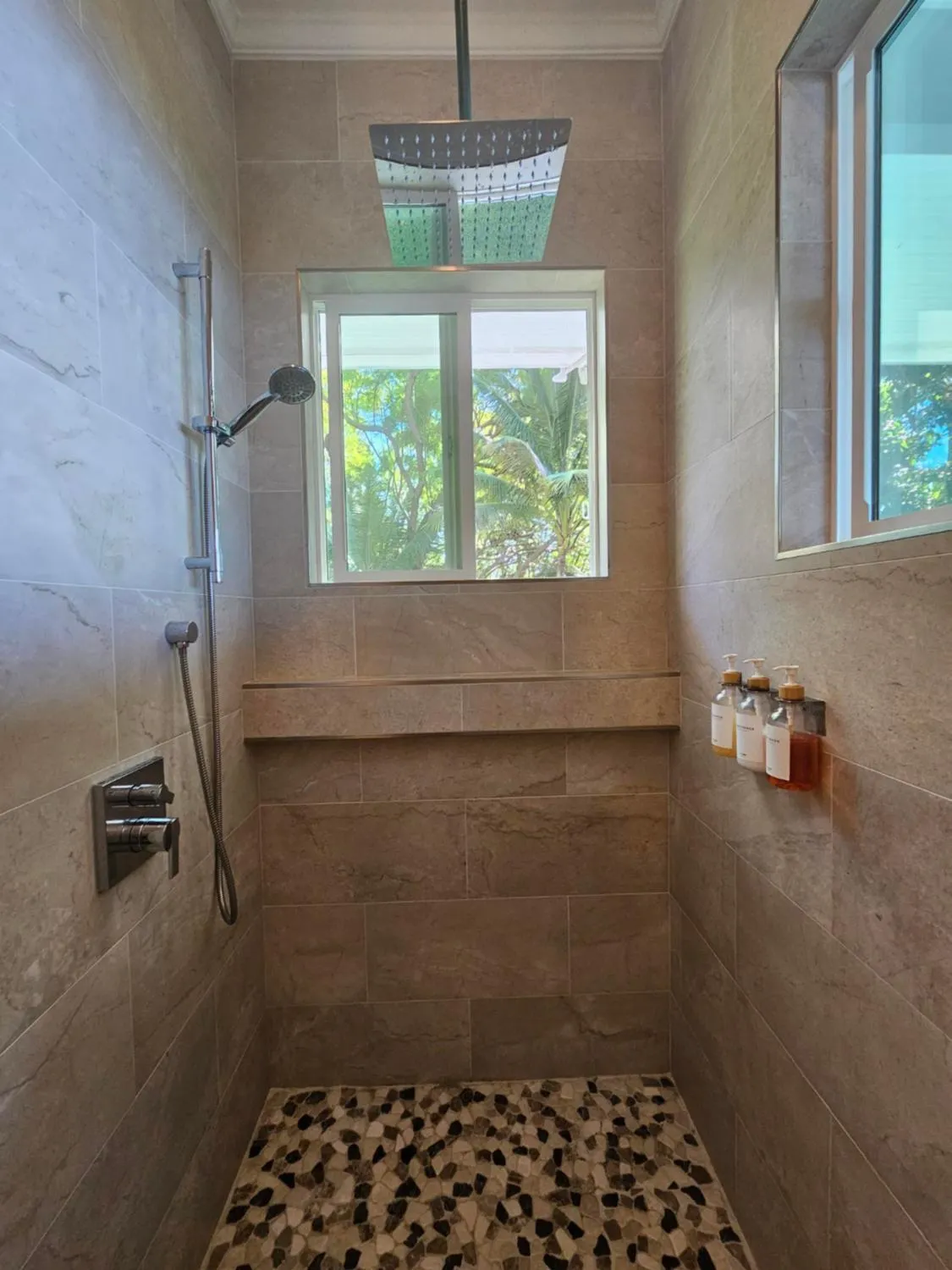 Shower in Ka'awa Loa Plantation