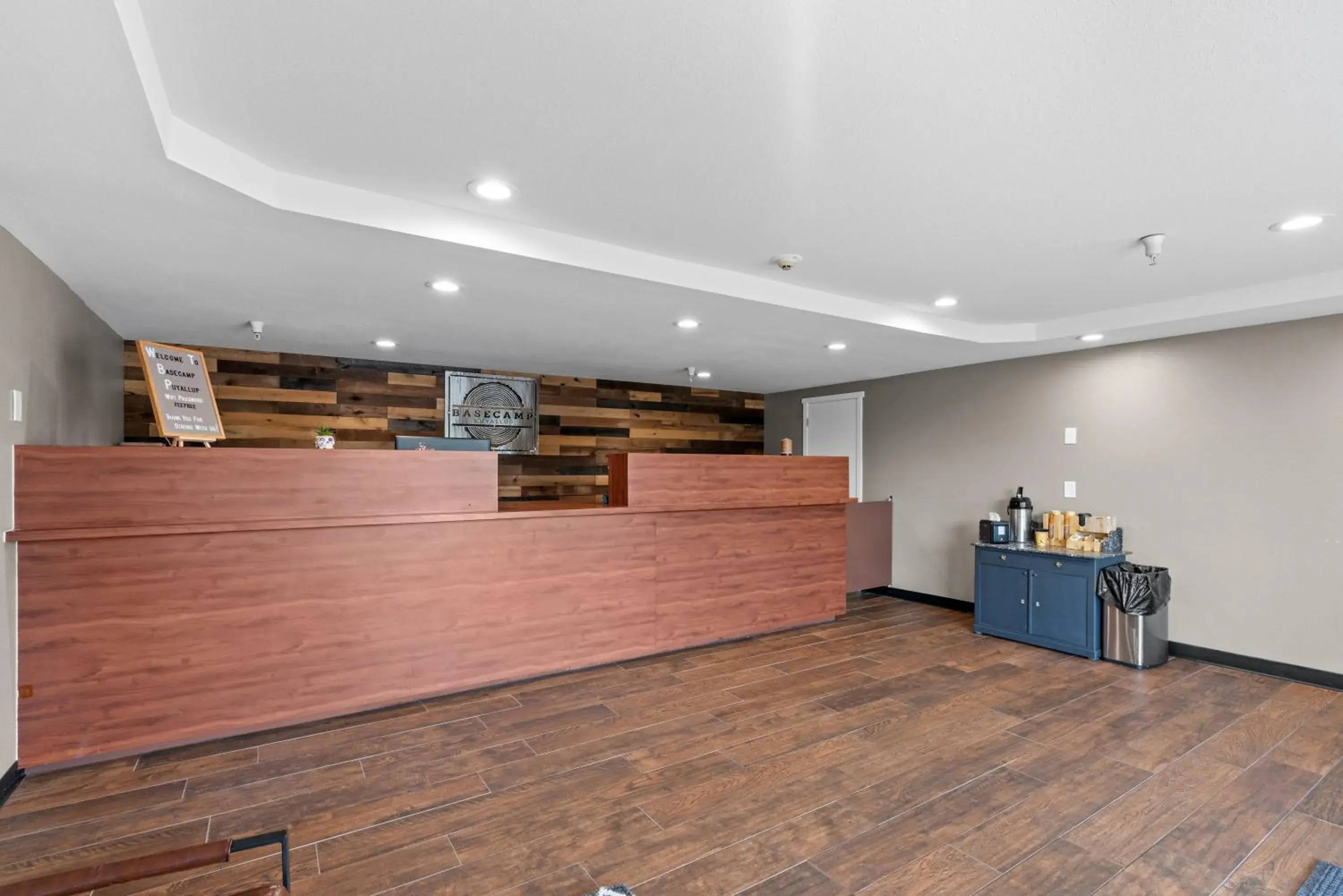 Lobby or reception in Basecamp Puyallup a Travelodge by Wyndham Lobby or reception in Basecamp Puyallup a Travelodge by Wyndham