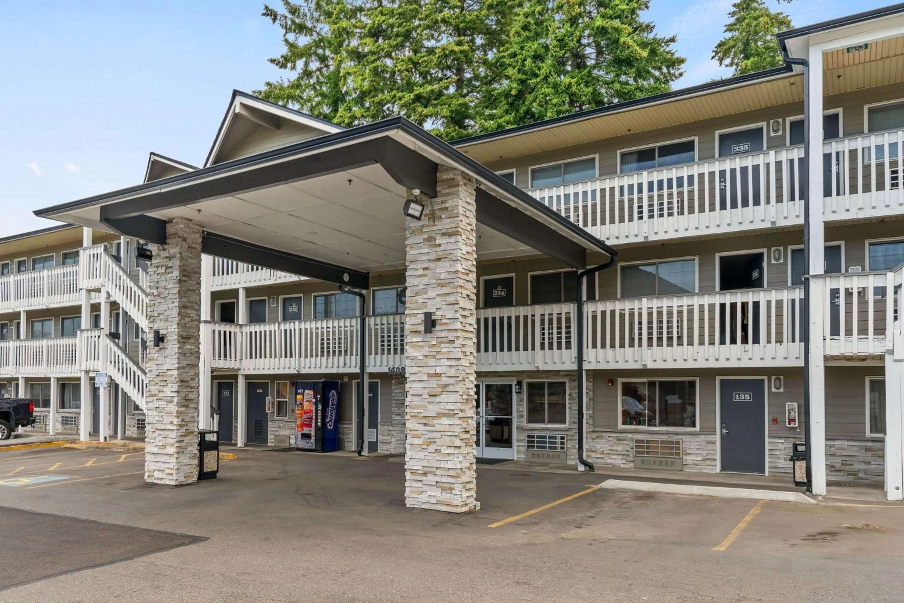 Property building in Basecamp Puyallup a Travelodge by Wyndham