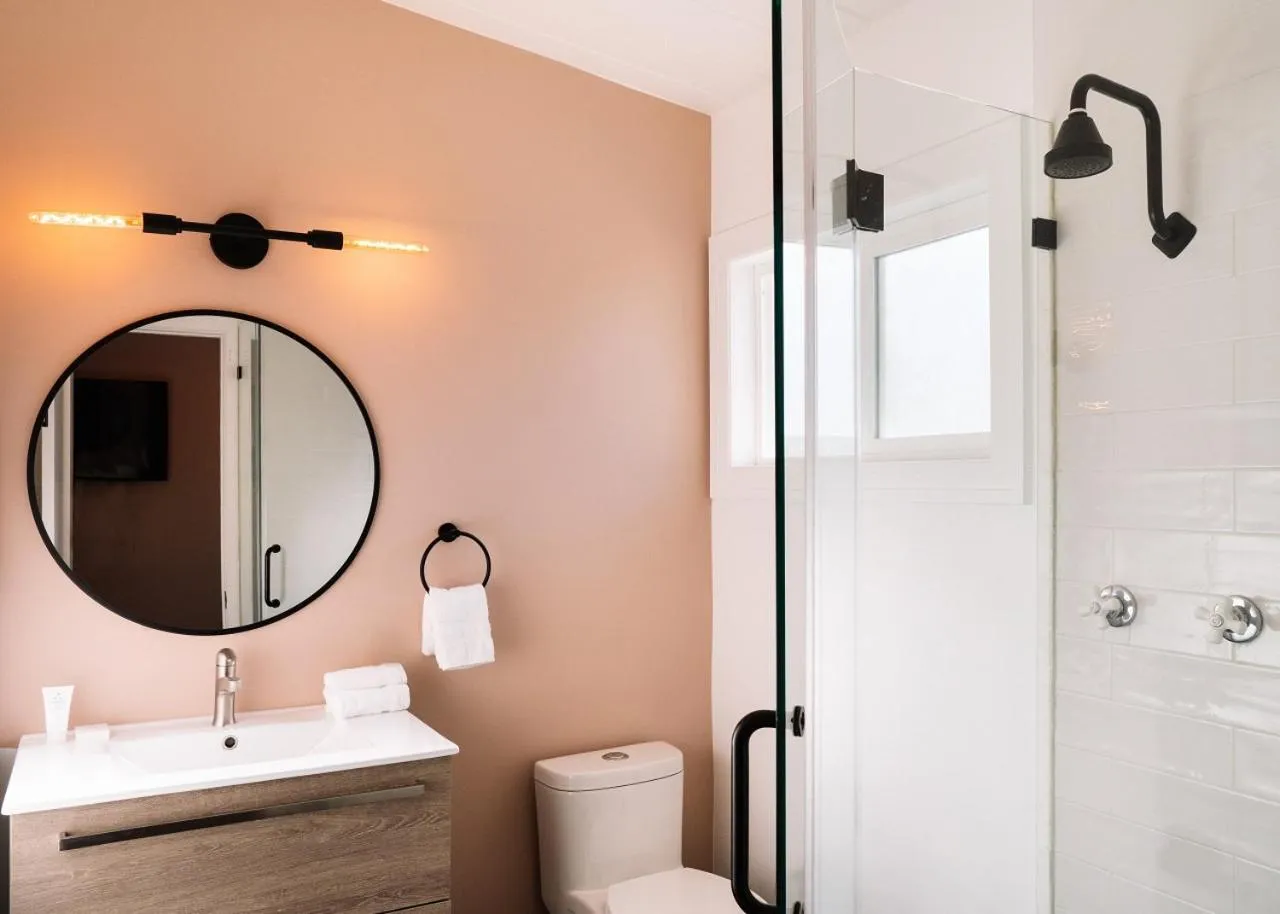Bathroom in Laguna Beach Lodge