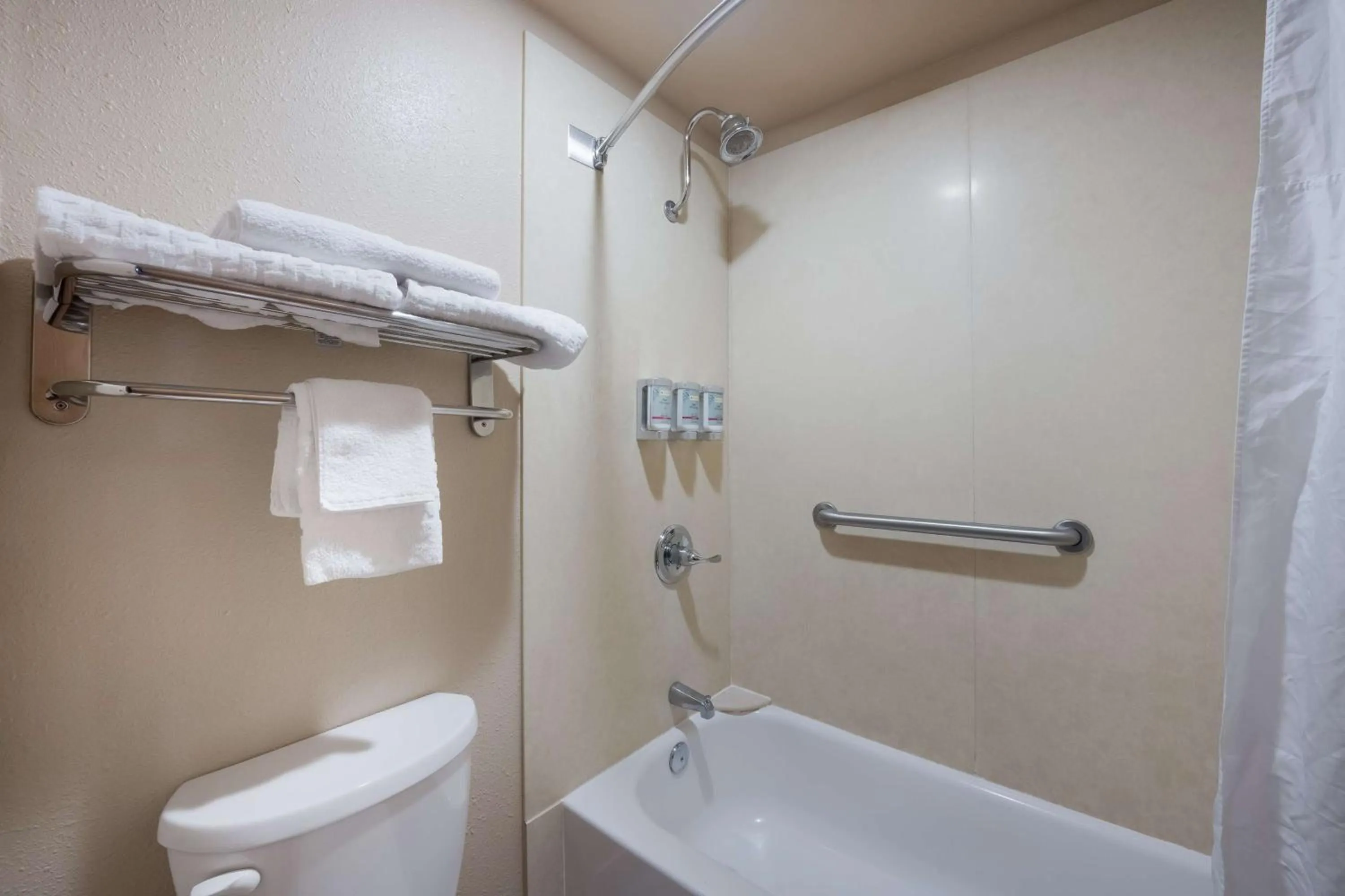 Bathroom in Best Western Bidarka Inn