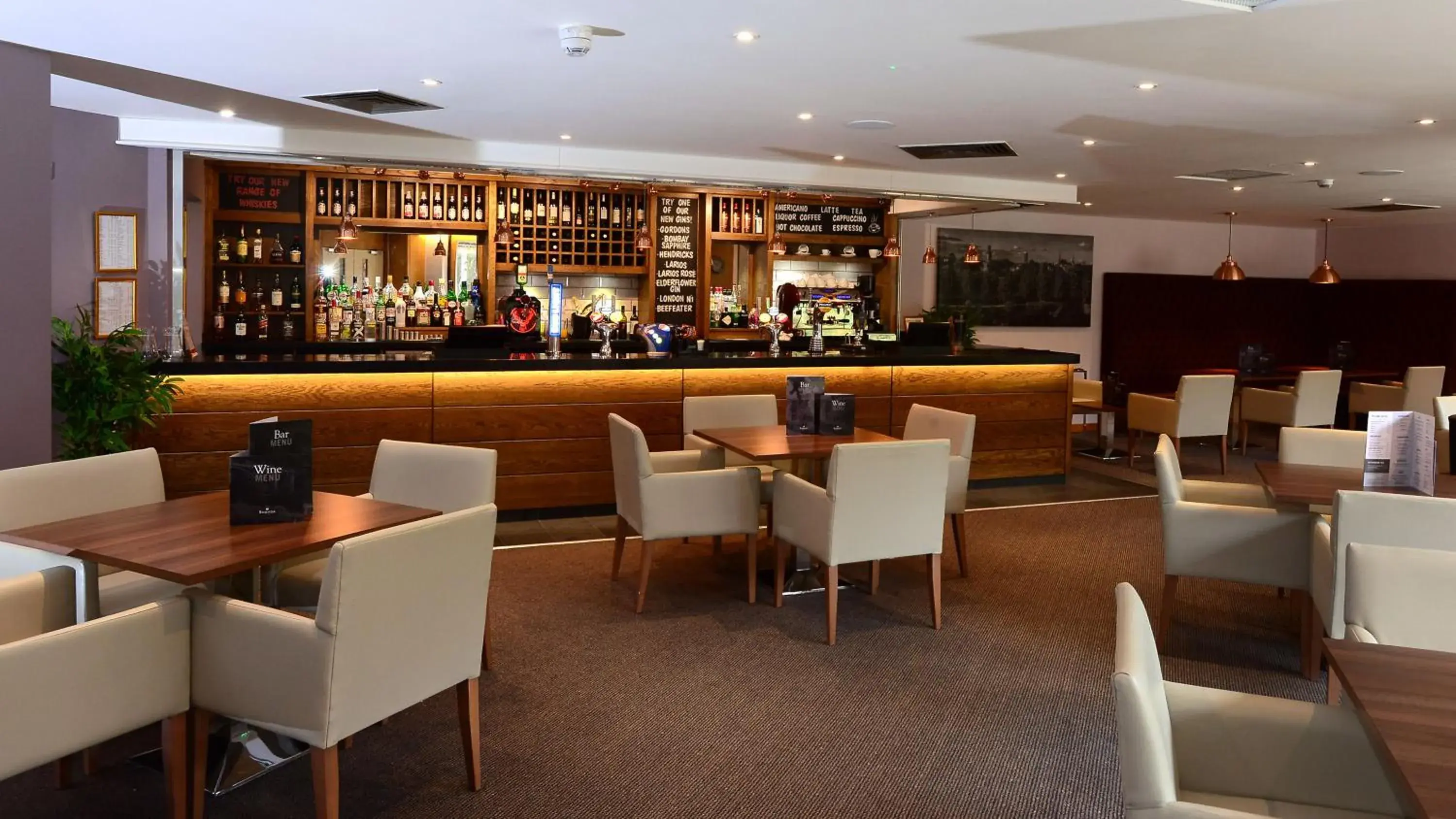 Lounge or bar in Ramada Telford Ironbridge Lounge or bar in Ramada Telford Ironbridge