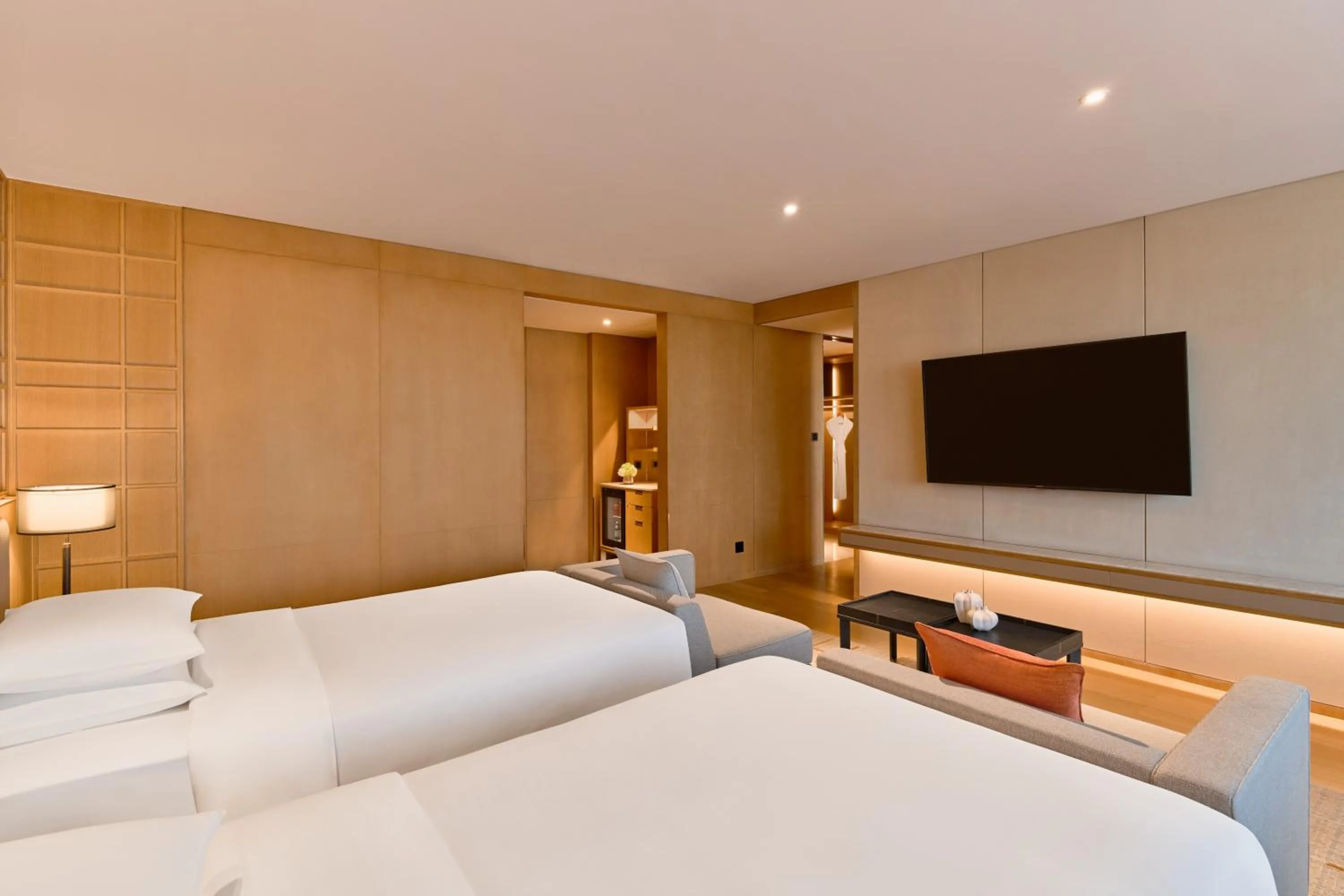 Bedroom, Bed in Hyatt Regency Shenzhen Airport