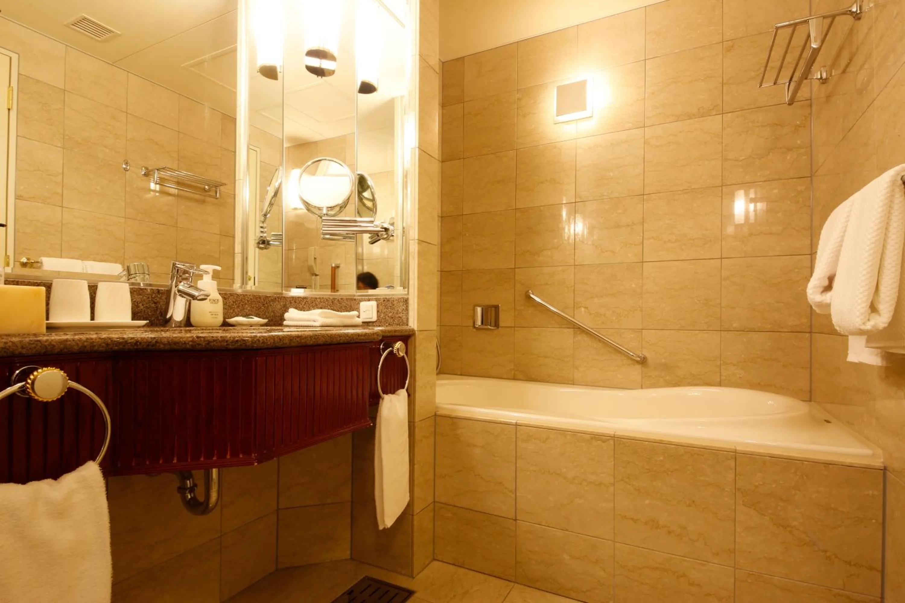 Bathroom in Hida Takayama Onsen Takayama Green Hotel - KEIO GROUP HOTELS -