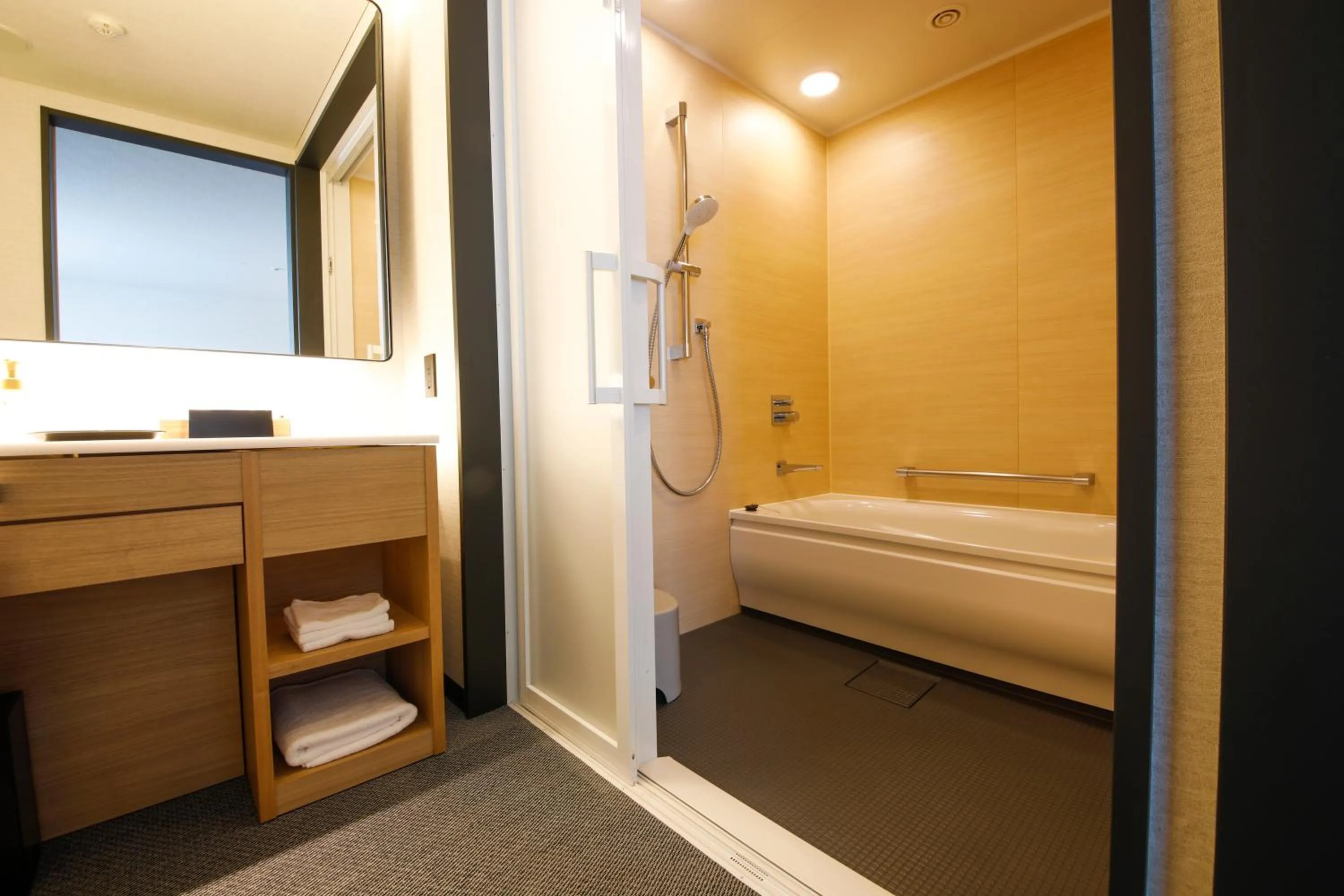 Bathroom, Bed in Hida Takayama Onsen Takayama Green Hotel - KEIO GROUP HOTELS -