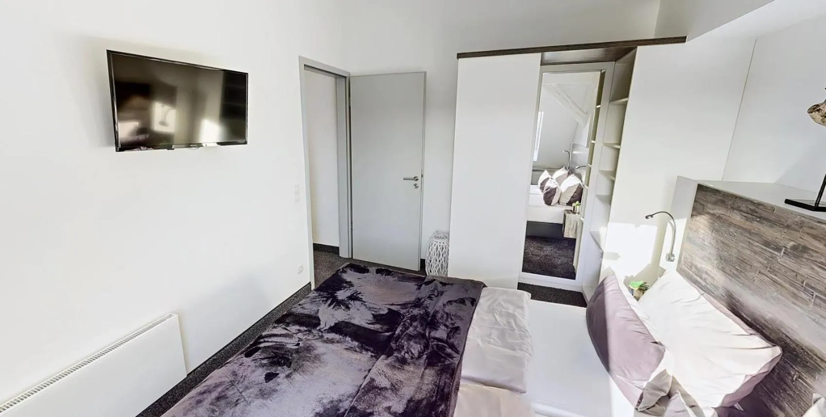 TV and multimedia, Bed in Boardinghouse Emden