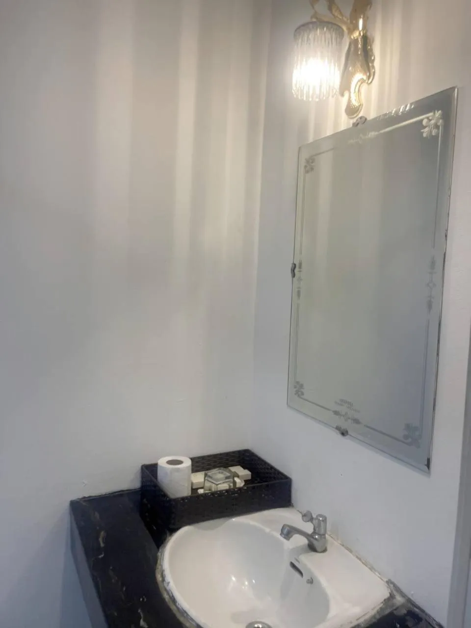 Toilet in Best Central Point Hotel