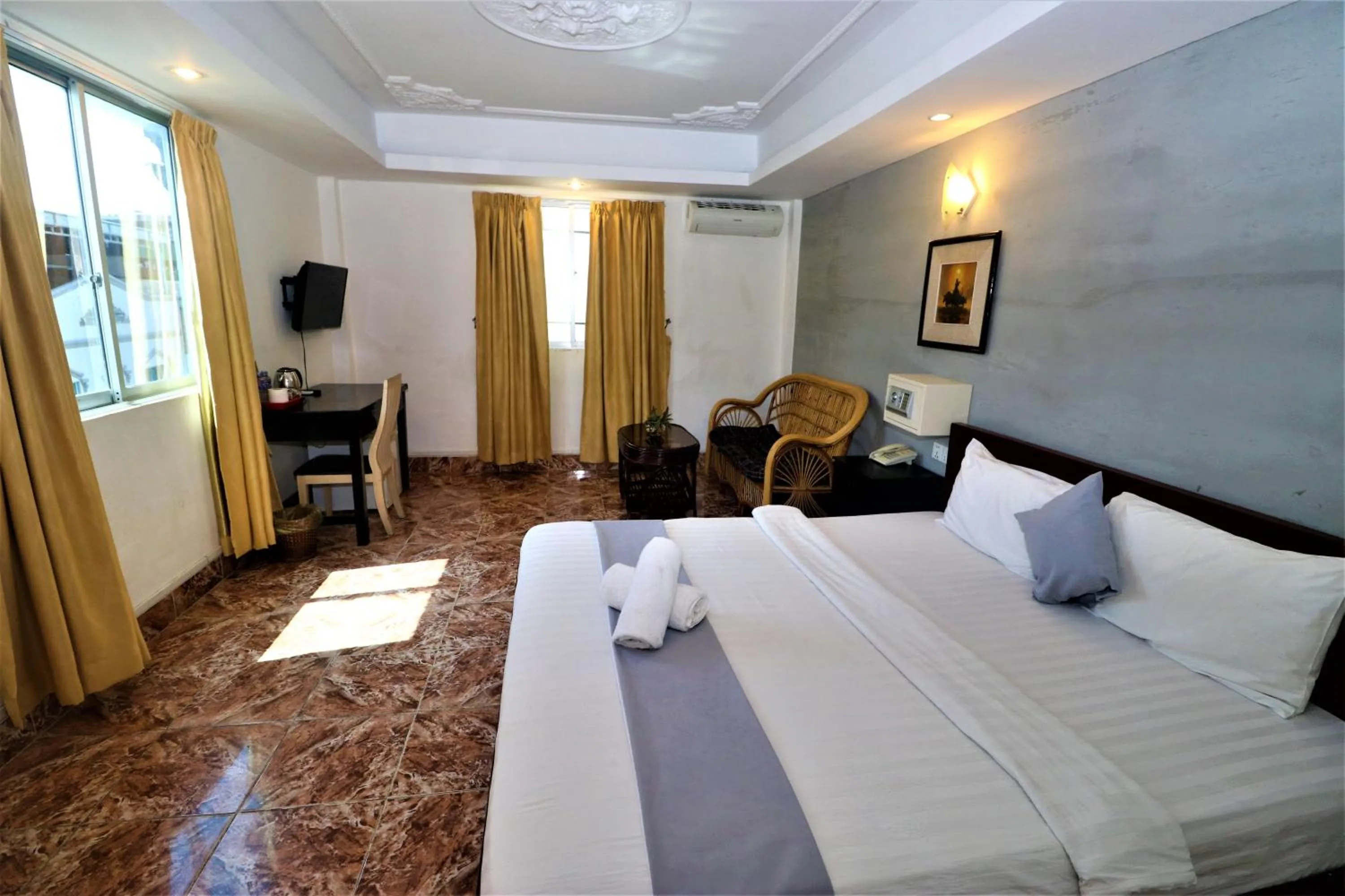 TV and multimedia, Bed in Best Central Point Hotel