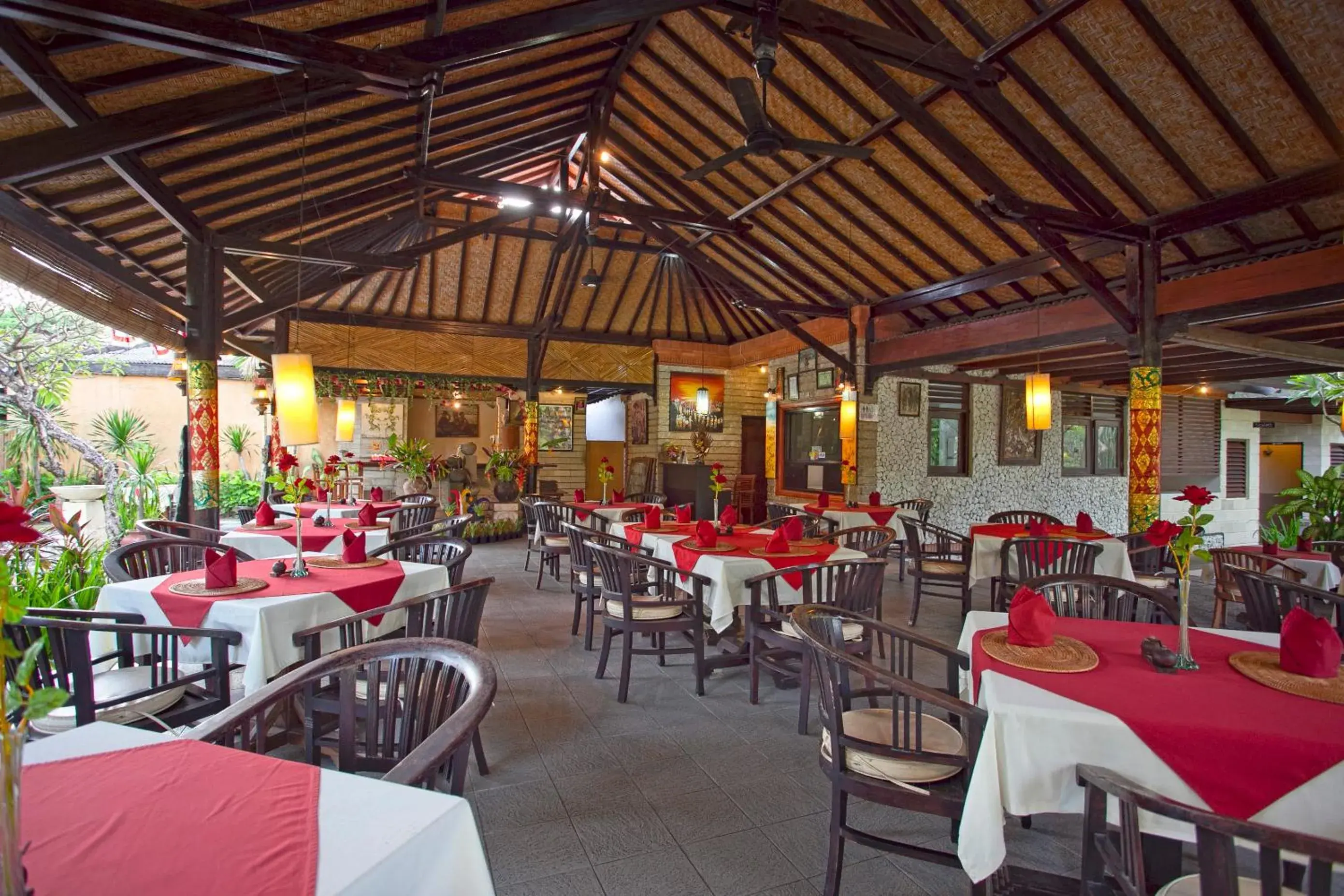 Restaurant/places to eat in Natah Bale Villas Restaurant/places to eat in Natah Bale Villas