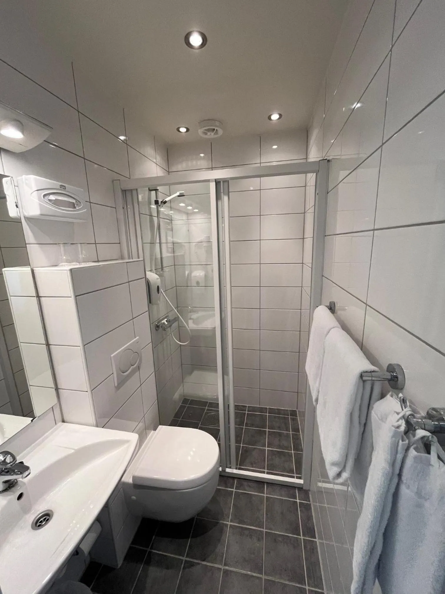 Shower in Rosendal Fjordhotel