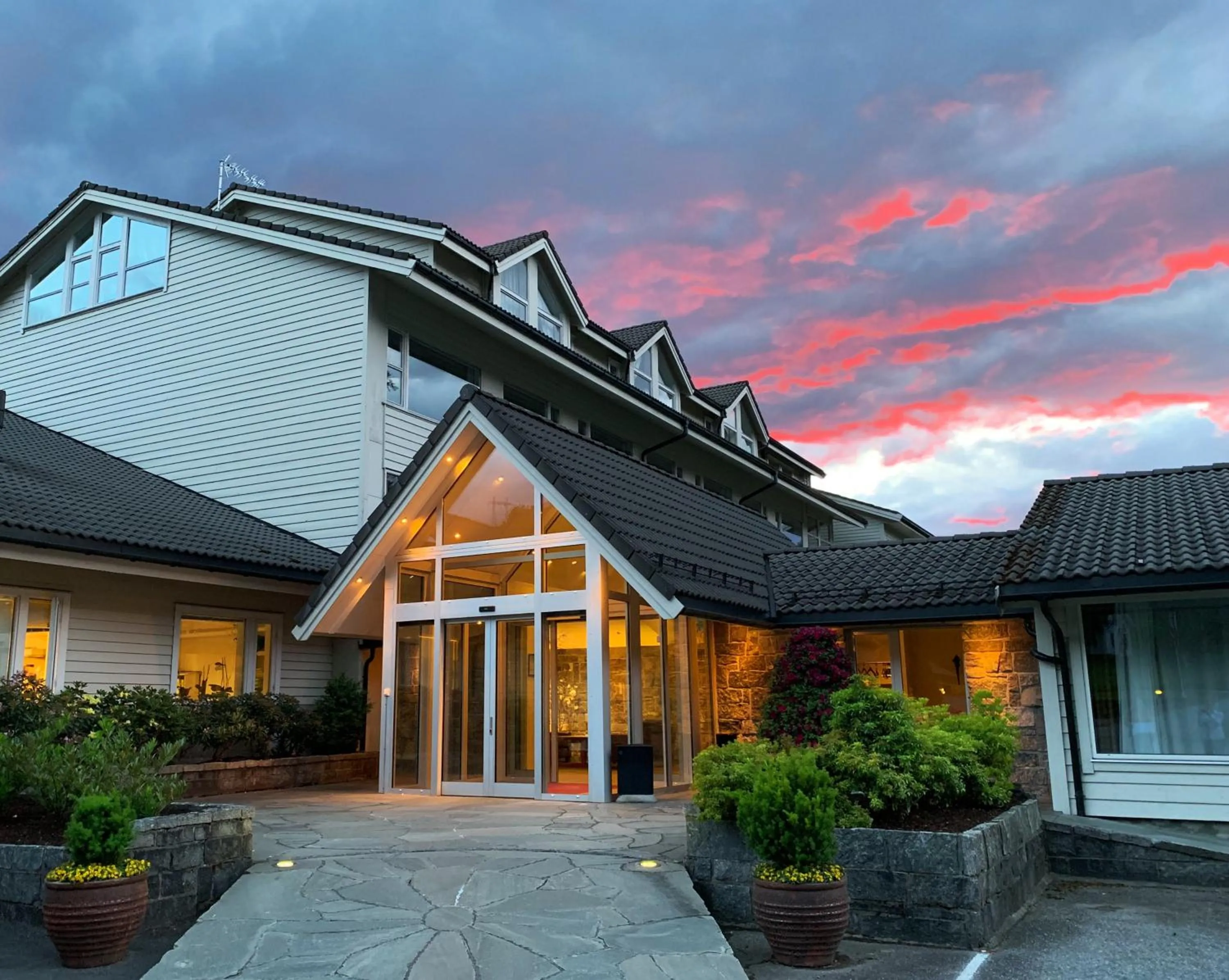 Facade/entrance in Rosendal Fjordhotel