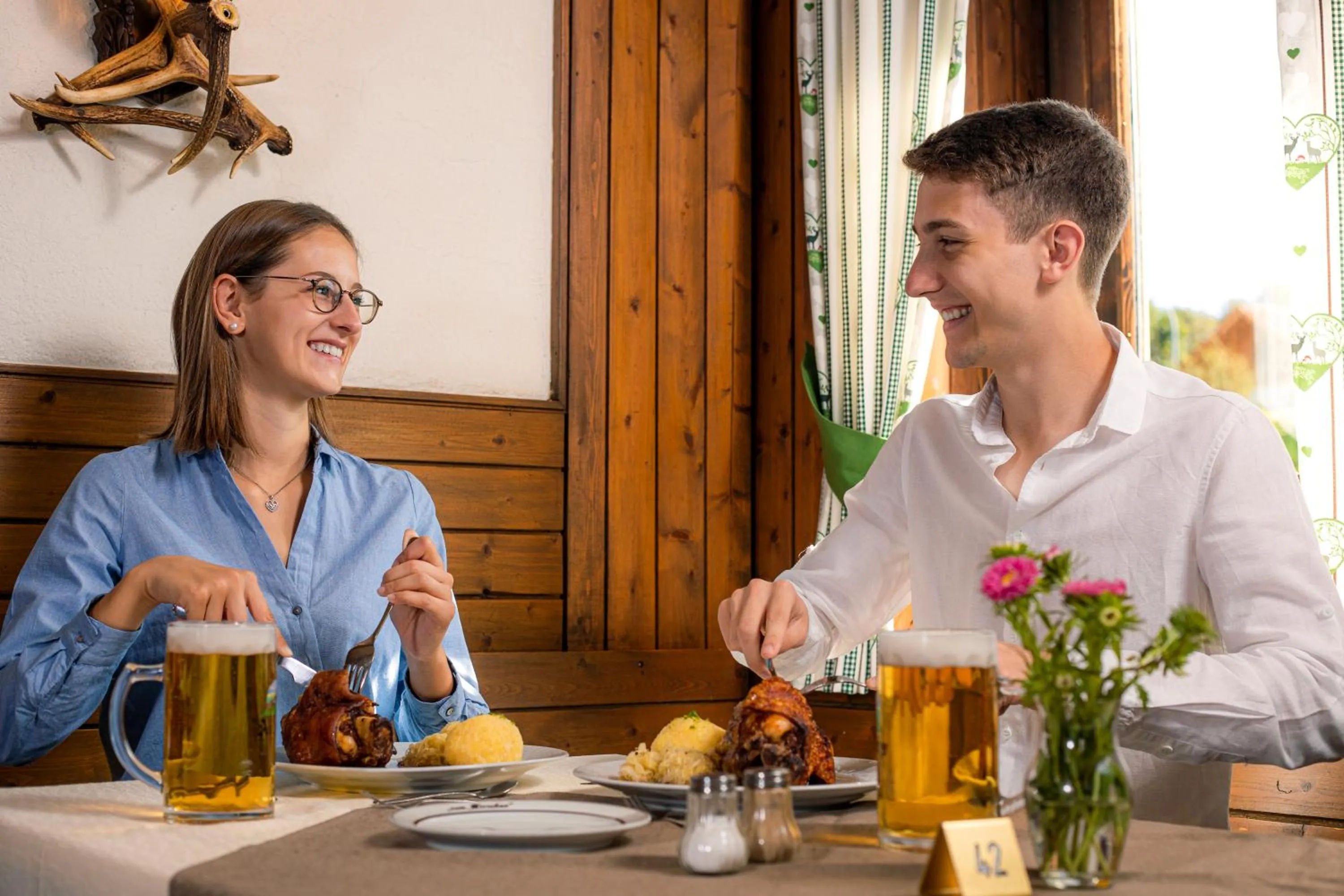 Restaurant/places to eat in Hotel zum Hirschen