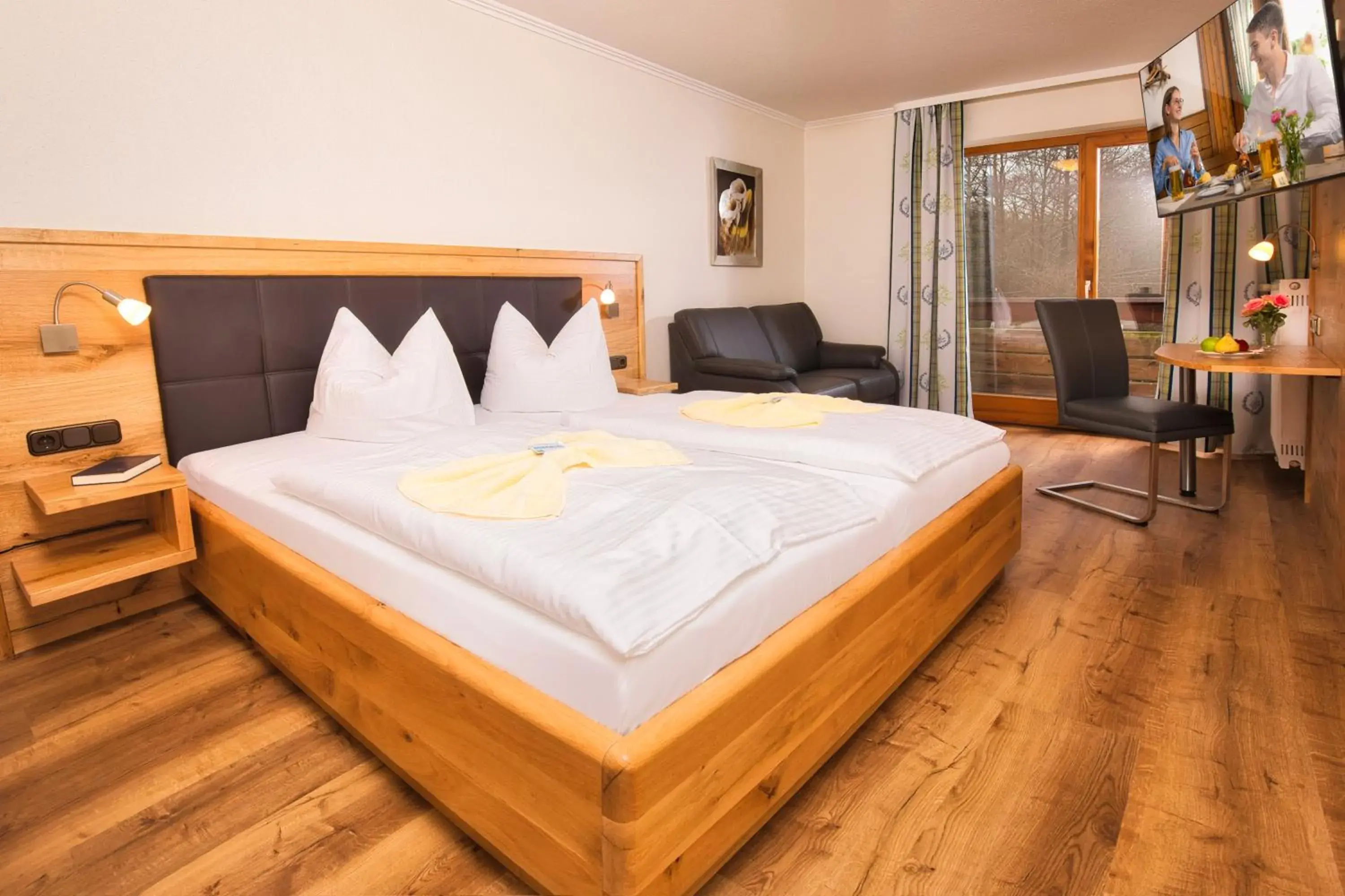 Double Room with Lake View in Hotel zum Hirschen Double Room with Lake View in Hotel zum Hirschen