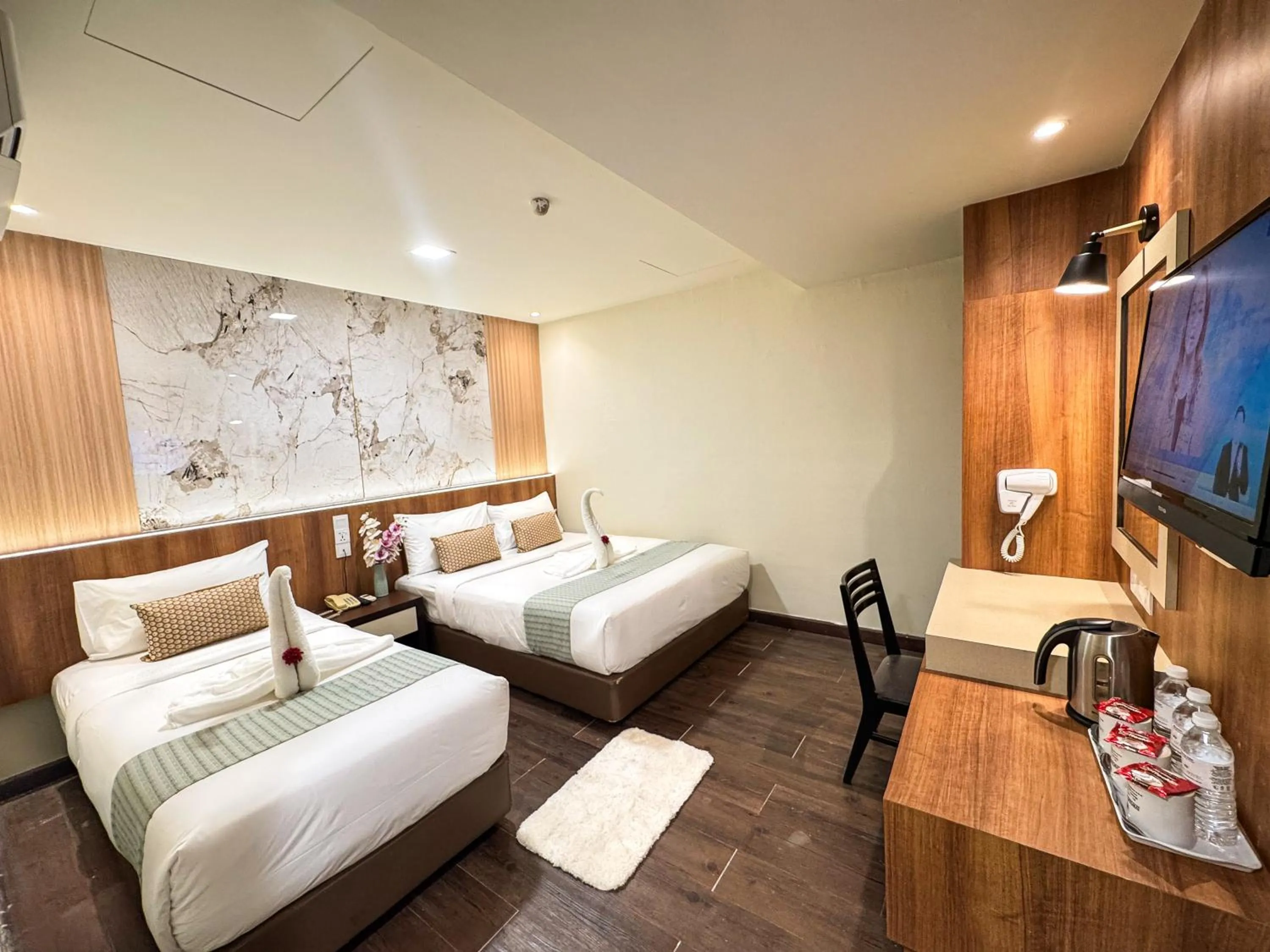 Bedroom, Bed in Swiss Hotel Kuala Lumpur