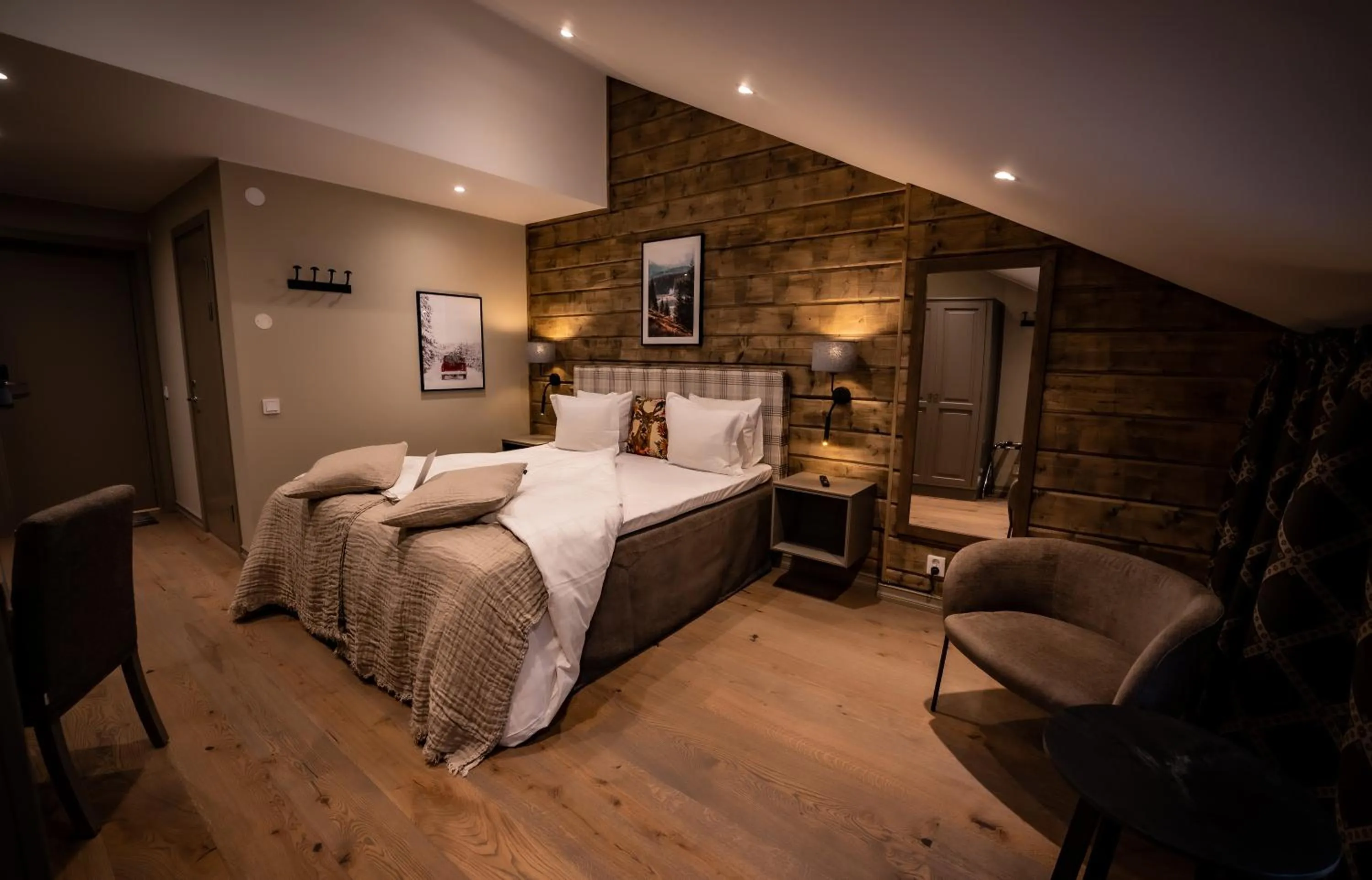 Property building, Bed in Hotel Bügelhof