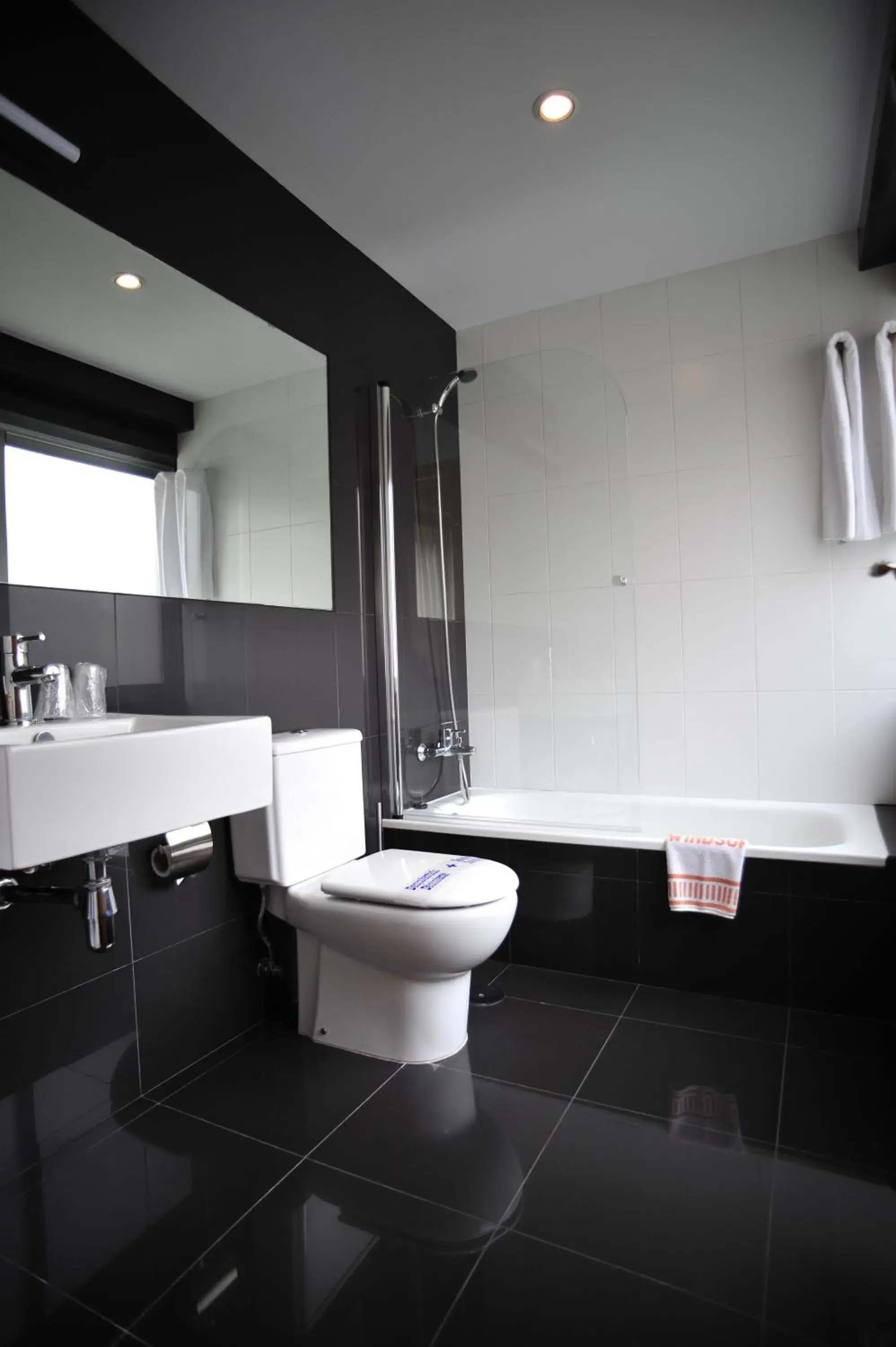 Twin Room in Hotel Windsor Twin Room in Hotel Windsor