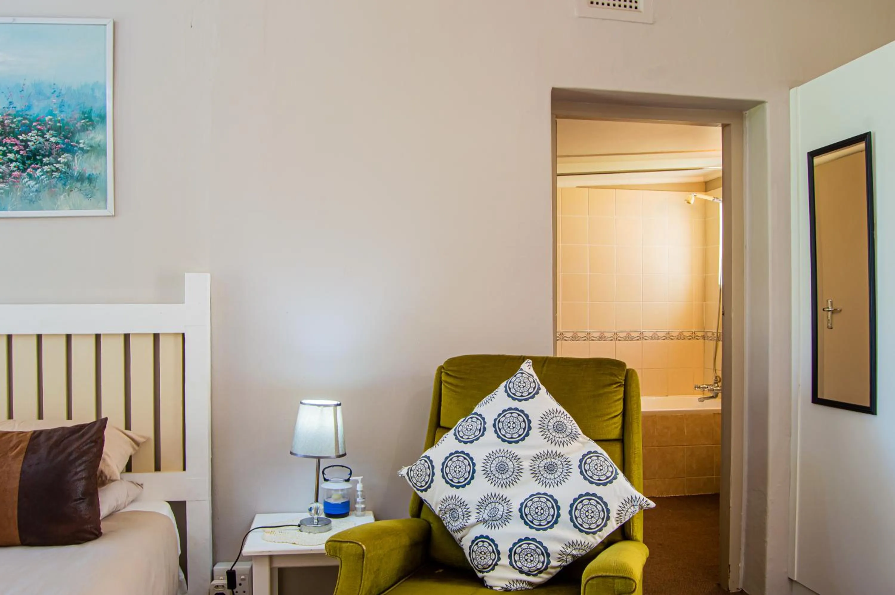 Bedroom, Bed in Dunroamin Bed and Breakfast