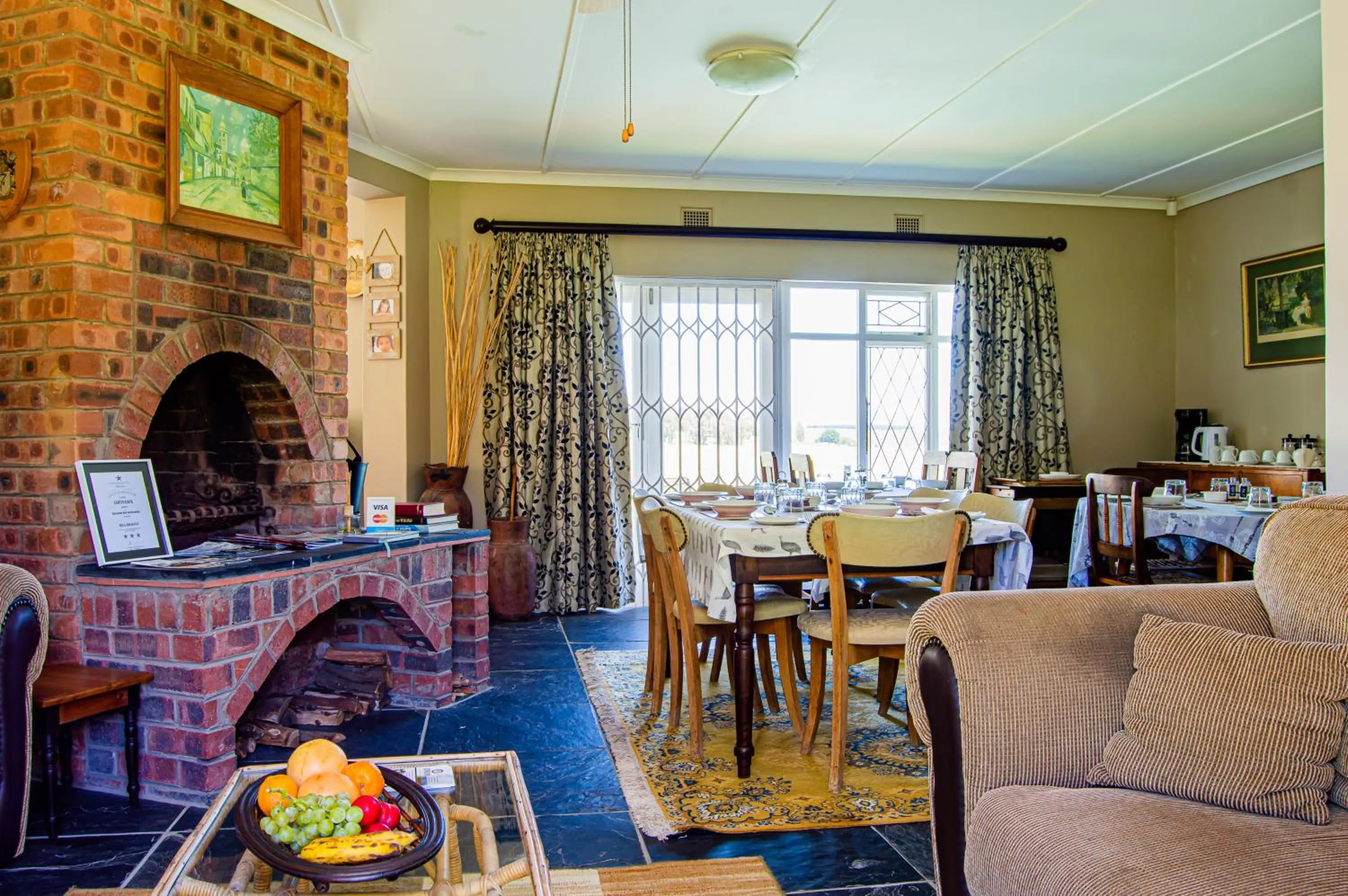 Breakfast in Dunroamin Bed and Breakfast