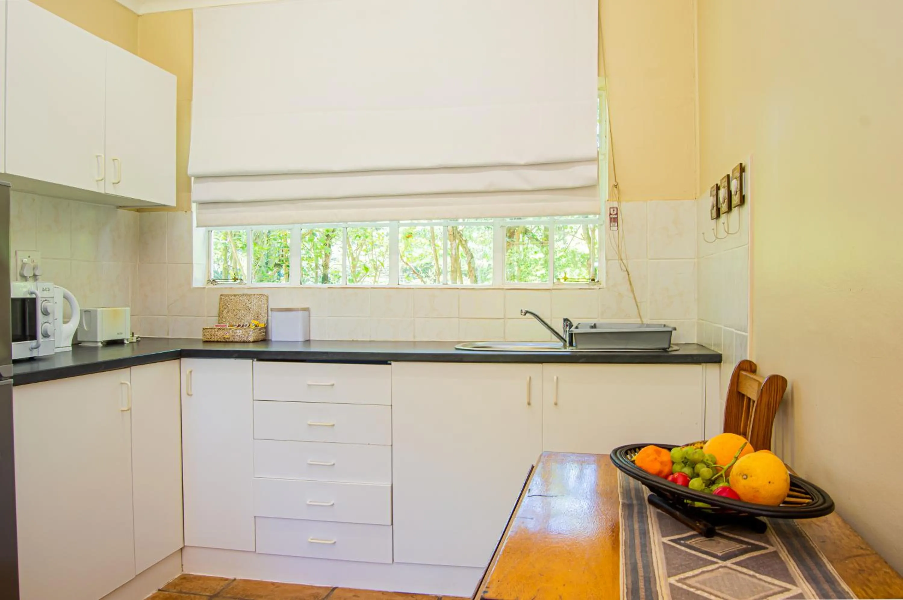 Kitchen or kitchenette in Dunroamin Bed and Breakfast