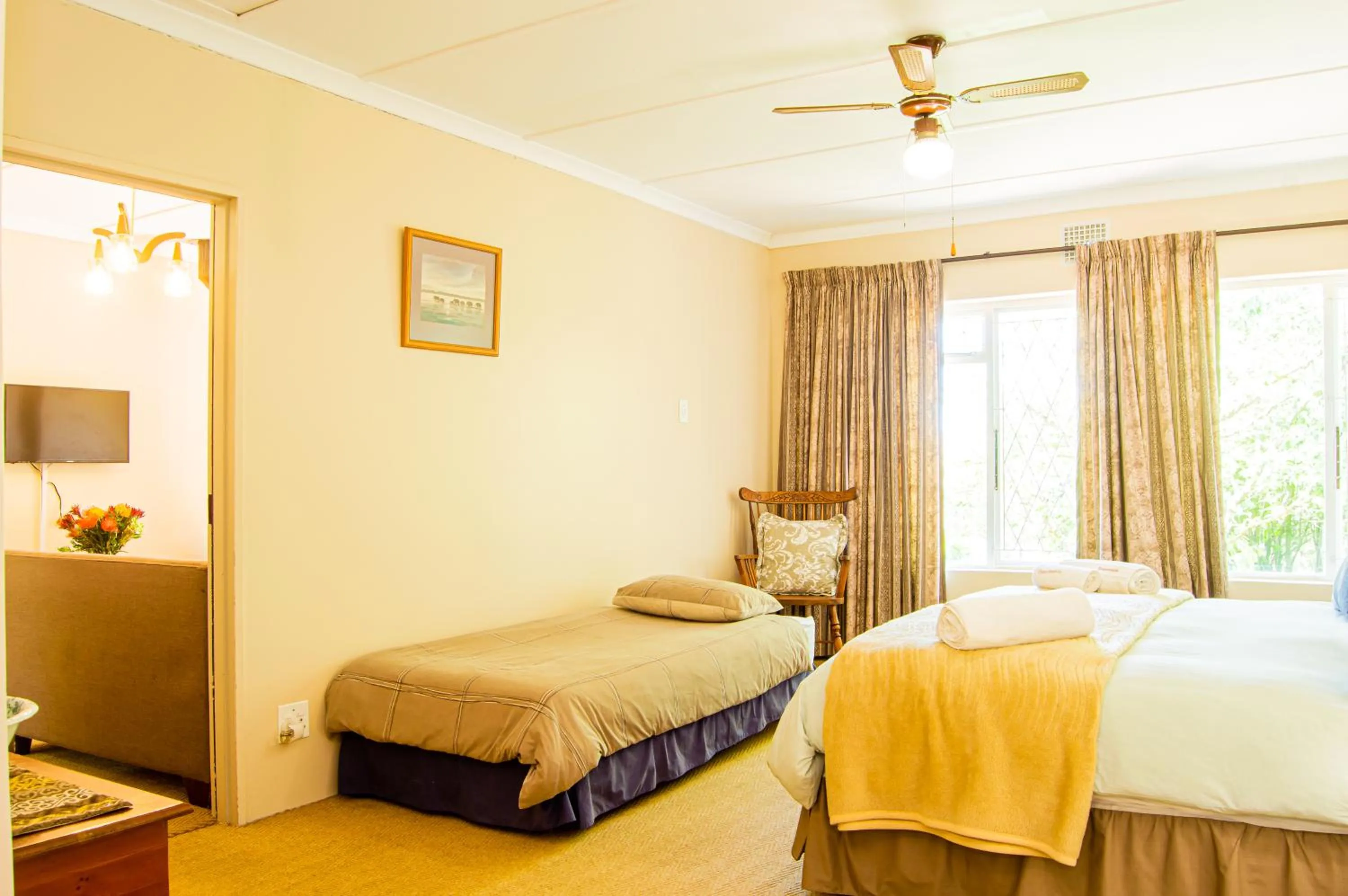 Bedroom, Bed in Dunroamin Bed and Breakfast