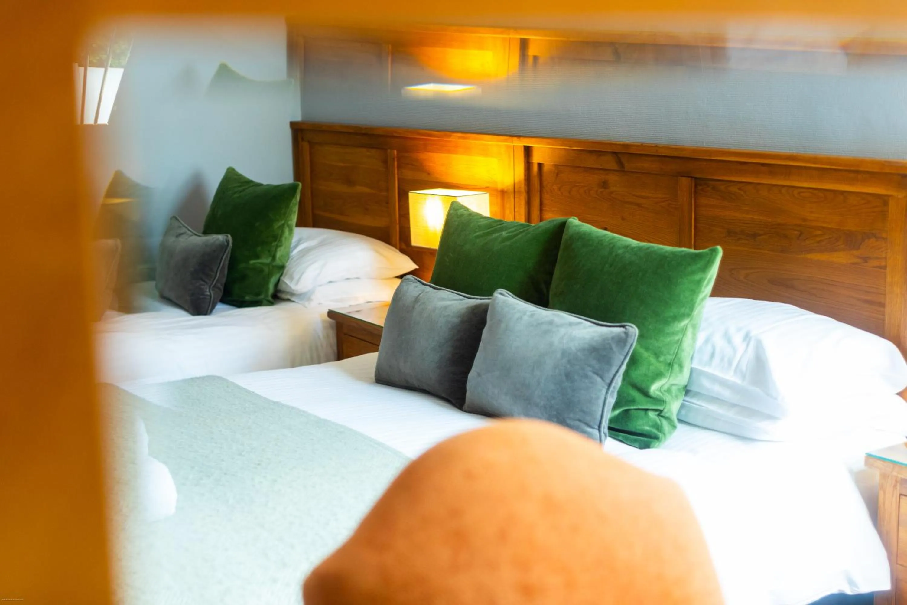 Bedroom, Bed in Oakfold House